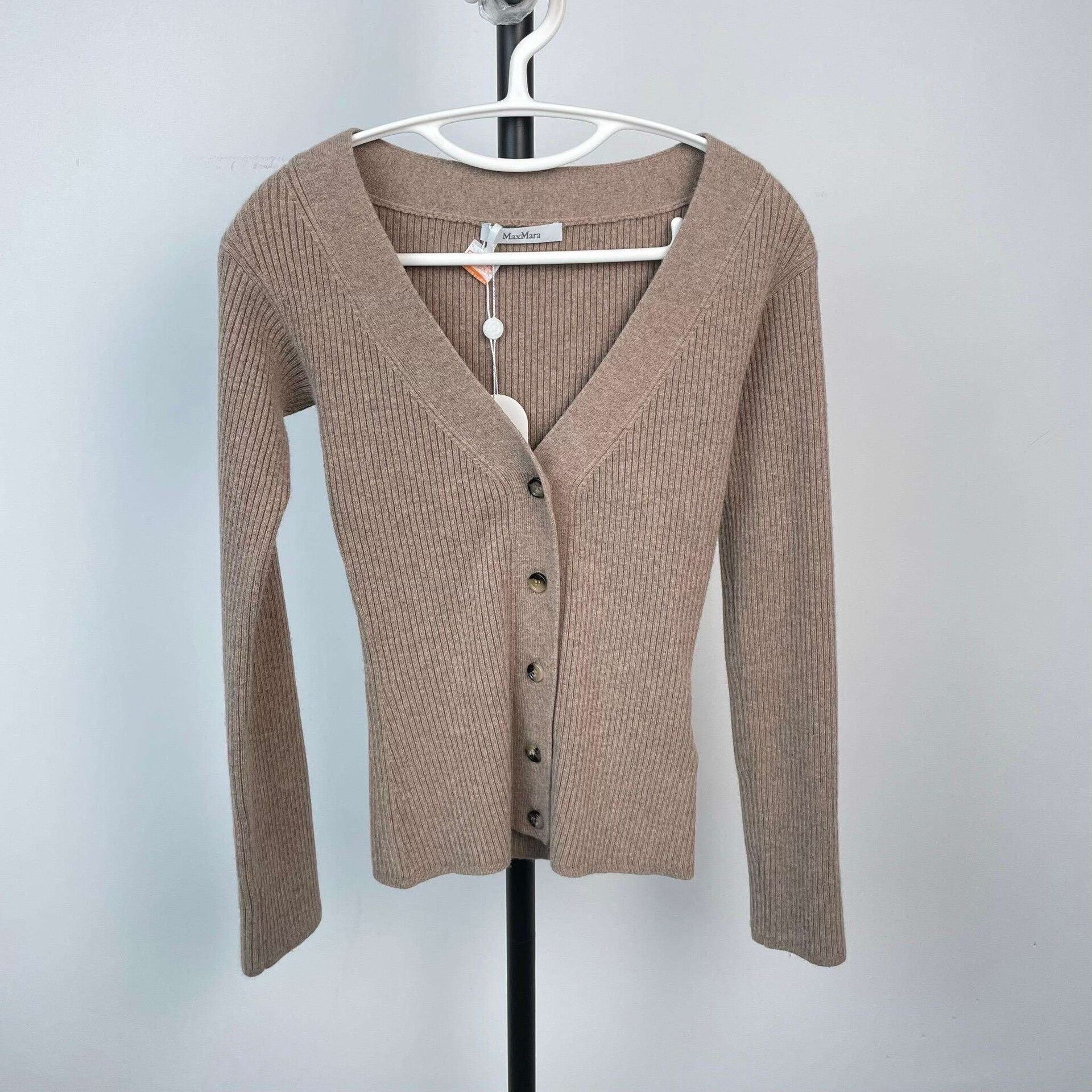 Max Mara MaxMara Brown V-Neck Knit Cardigan Size XS / US 0-2 / IT 36-38 - 1 Thumbnail