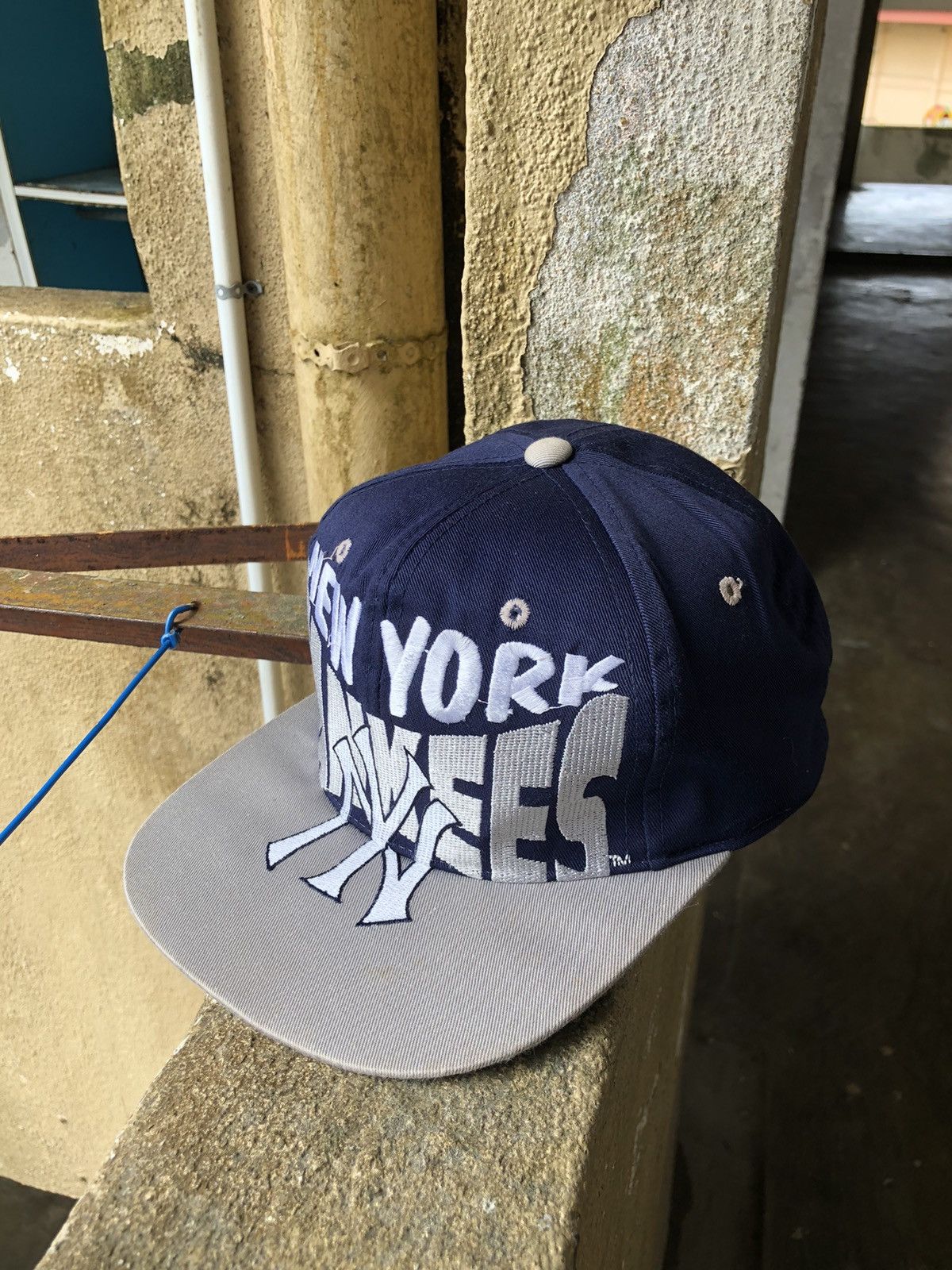 MLB Rare❗️Vintage 90s New York Yankees Big Embroidery Logo Cap Size ONE SIZE - 2 Thumbnail