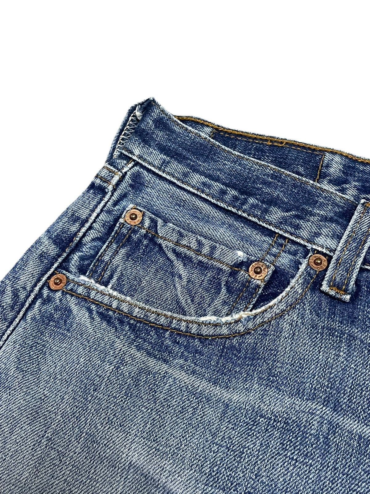 Levi's Vintage Levi’s 501 Button Fly Distressed BlueWash Jeans #C01 Size US 31 - 14 Thumbnail
