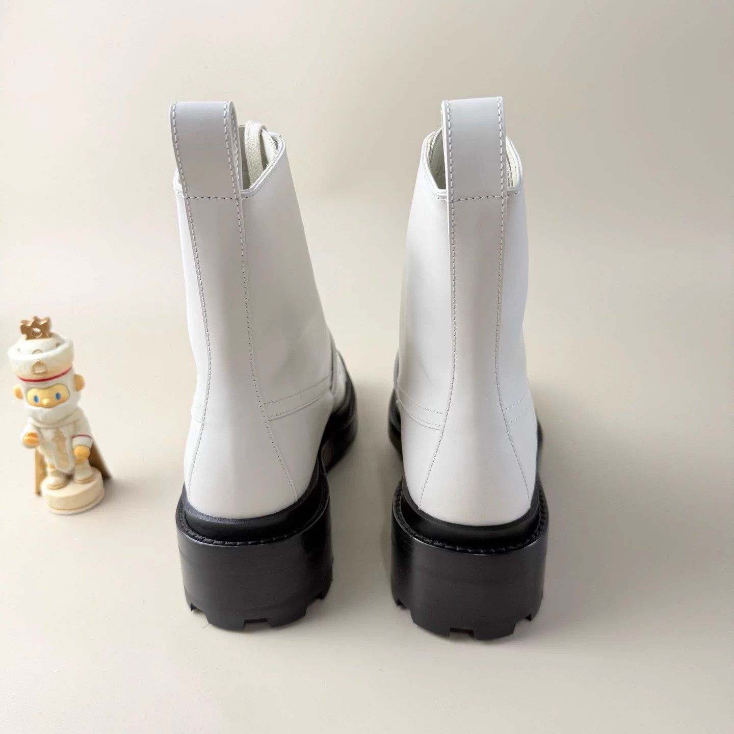Hermes Hermes Ivory Kelly buckle laced short boots EU36.5 Size US 5.5 / IT 35.5 - 3 Thumbnail