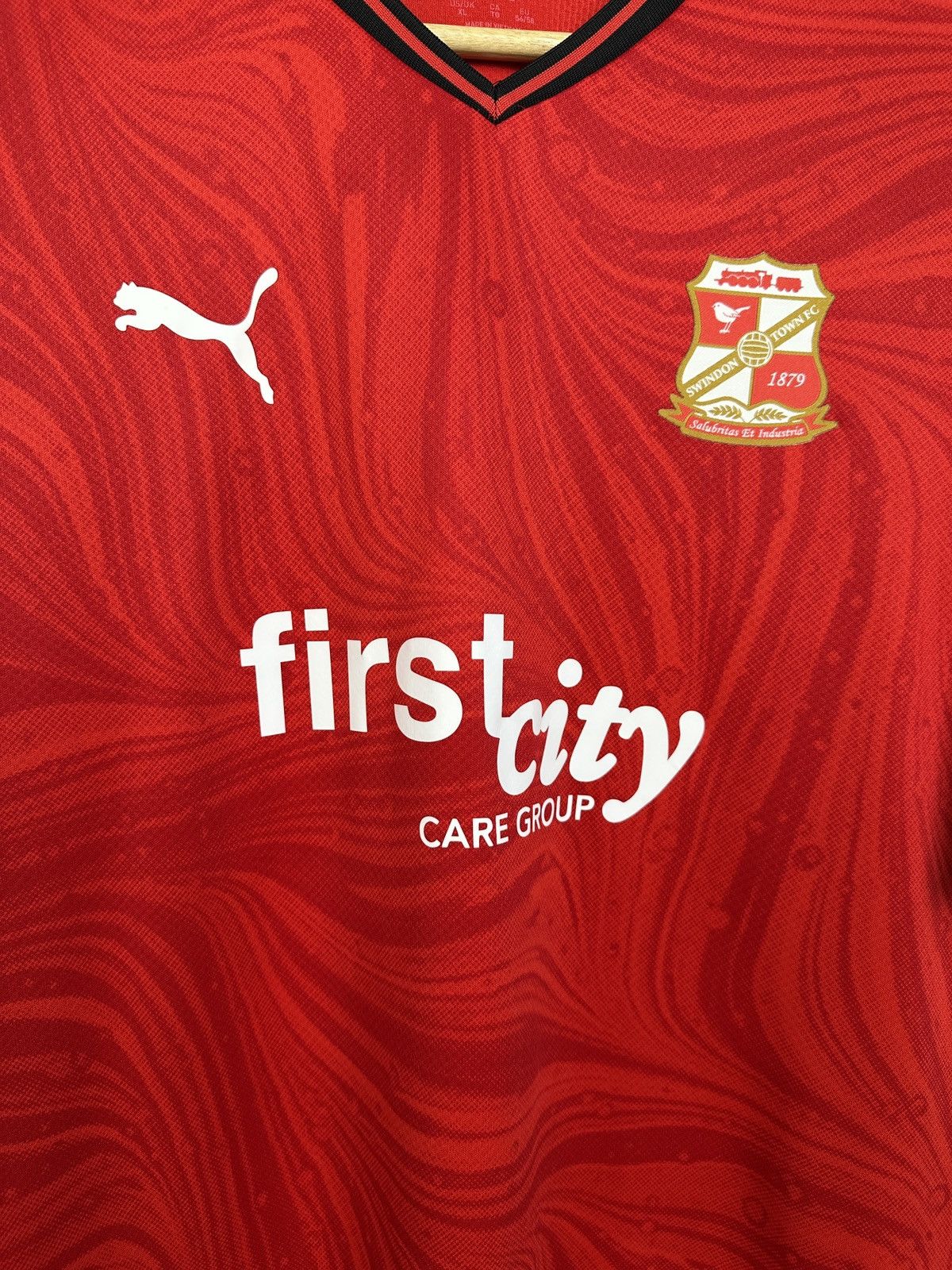 Puma SWINDON TOWN 22/23 PUMA Home Football Shirt Soccer Jersey XL Size US XL / EU 56 / 4 - 5 Thumbnail