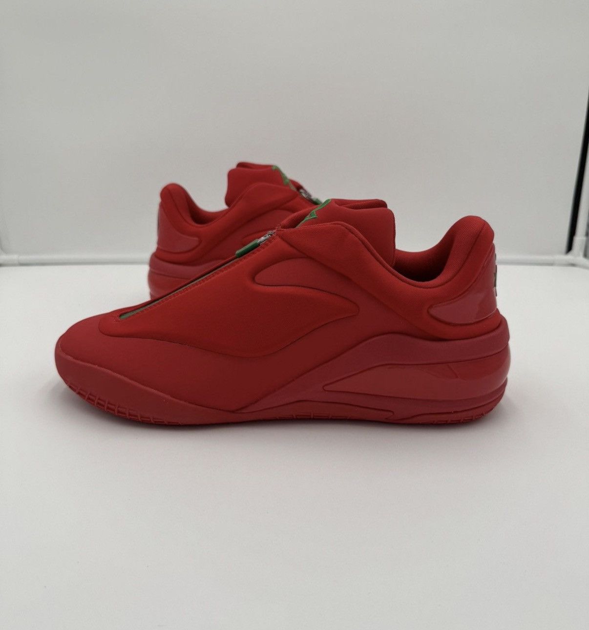 Converse Shai 001 Size US 10 / EU 43 - 2 Thumbnail