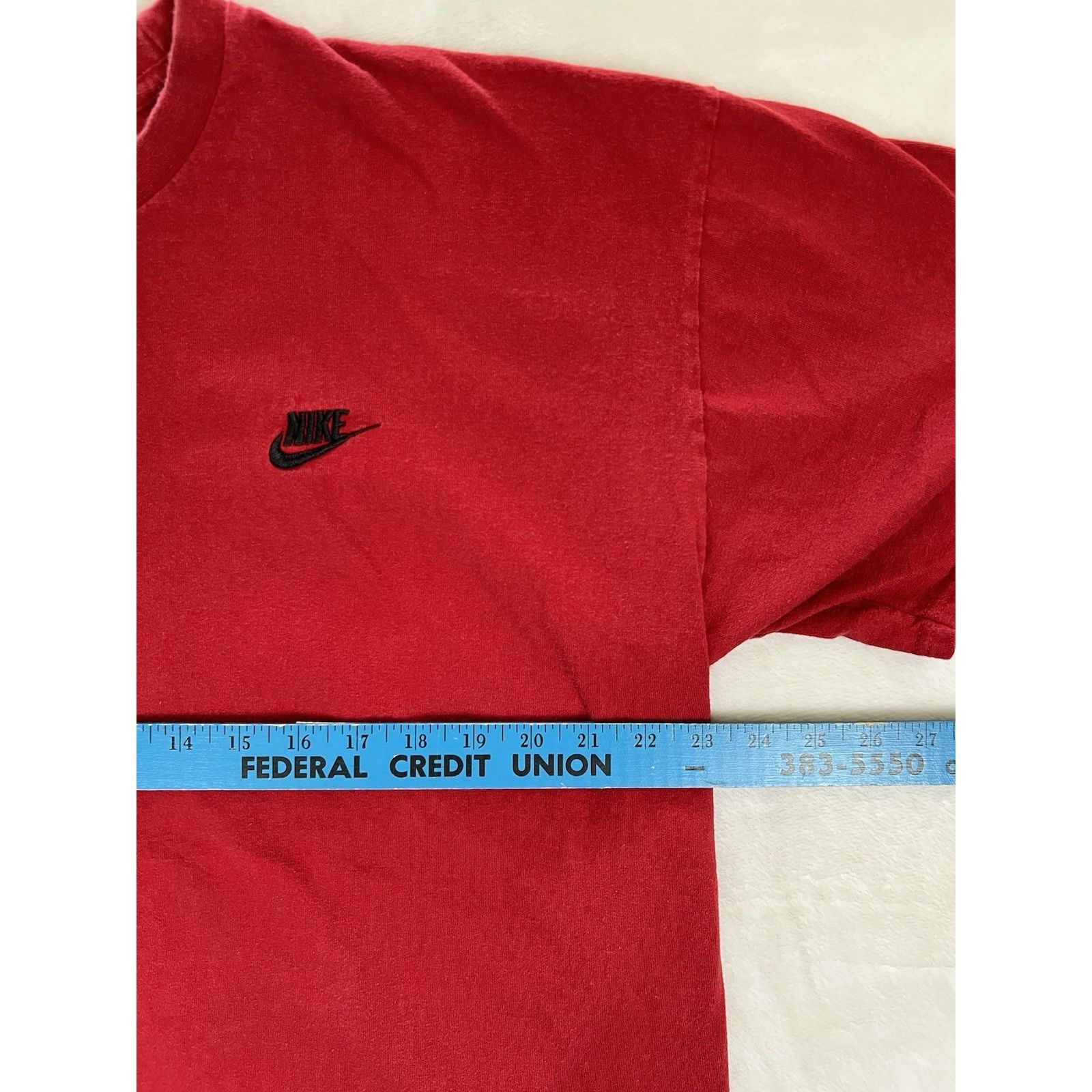 Nike Vintage Nike T-Shirt Red Blank Essential Embroidered Logo Y2 Size US XL / EU 56 / 4 - 5 Thumbnail