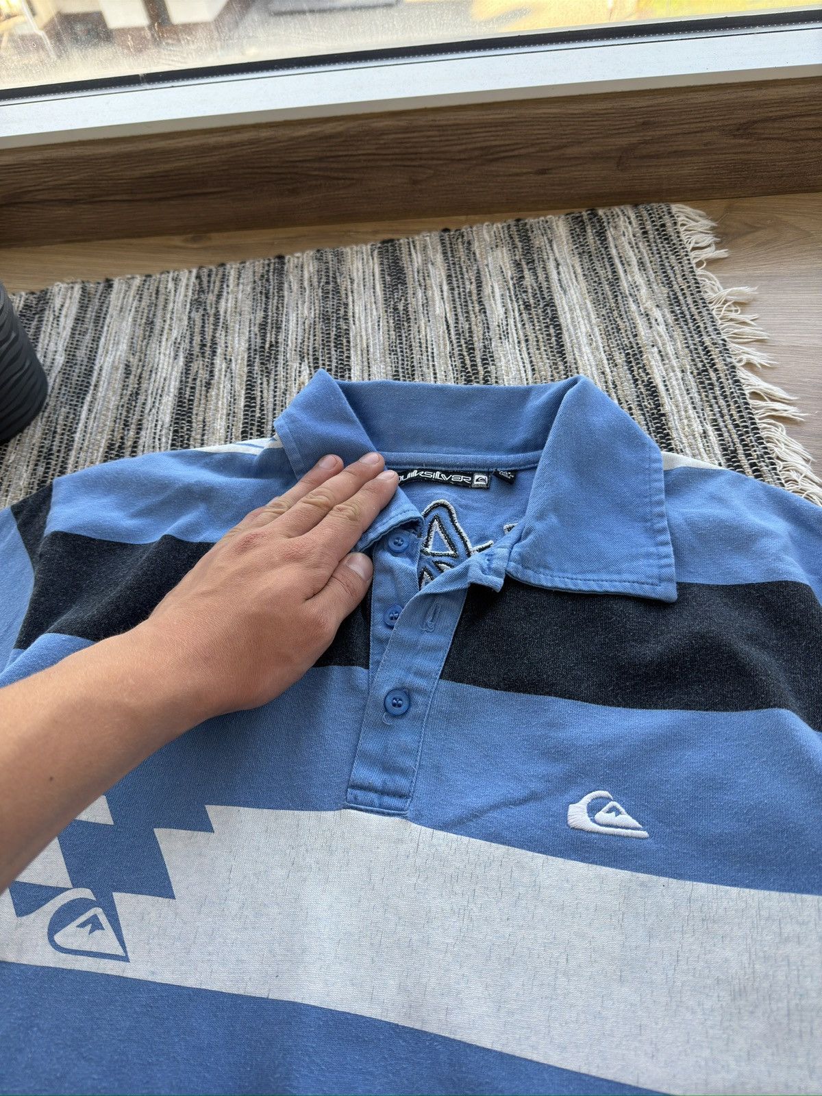 Quiksilver Quicksilver distressed rare monogram Y2K polo tee Size US M / EU 48-50 / 2 - 10 Thumbnail