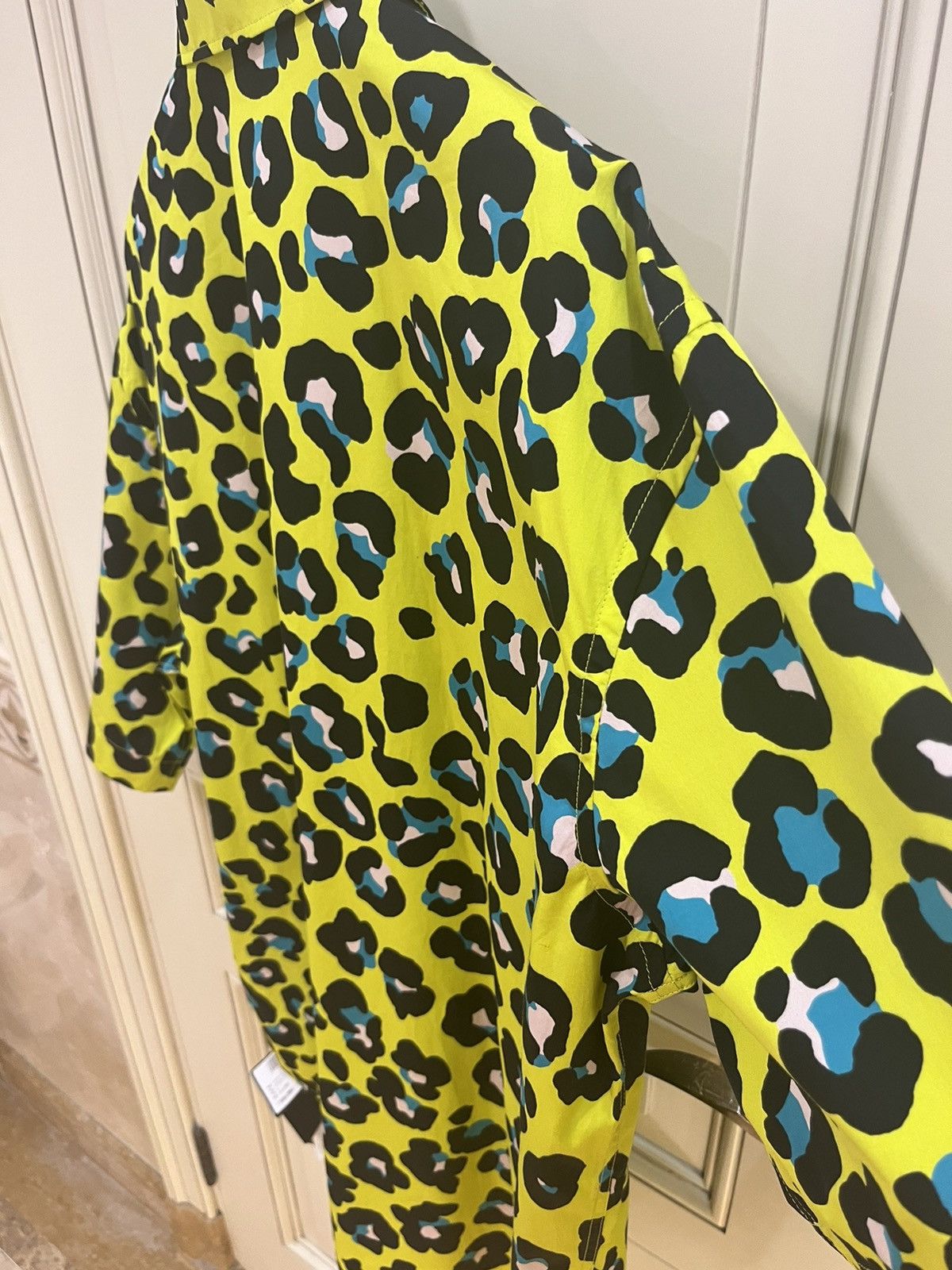 Versace Leopard print short.sleeve shirt size48 Size US M / EU 48-50 / 2 - 8 Thumbnail