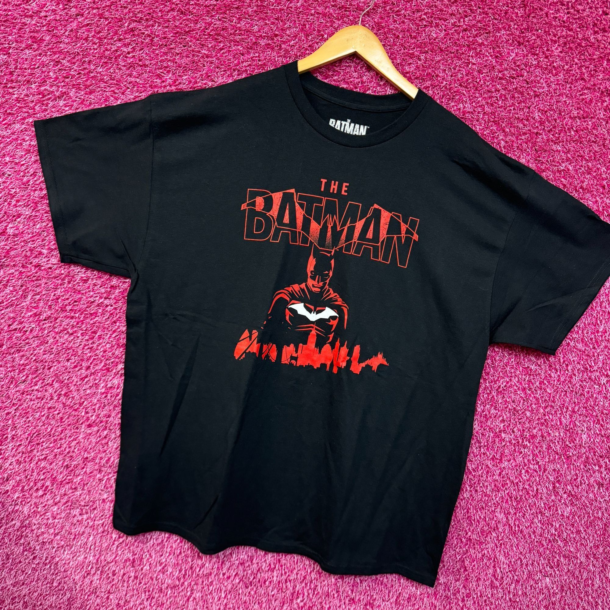 DC Comics Robert Pattinson’s Batman T-shirt size 2xl. Size US XXL / EU 58 / 5 - 3 Thumbnail
