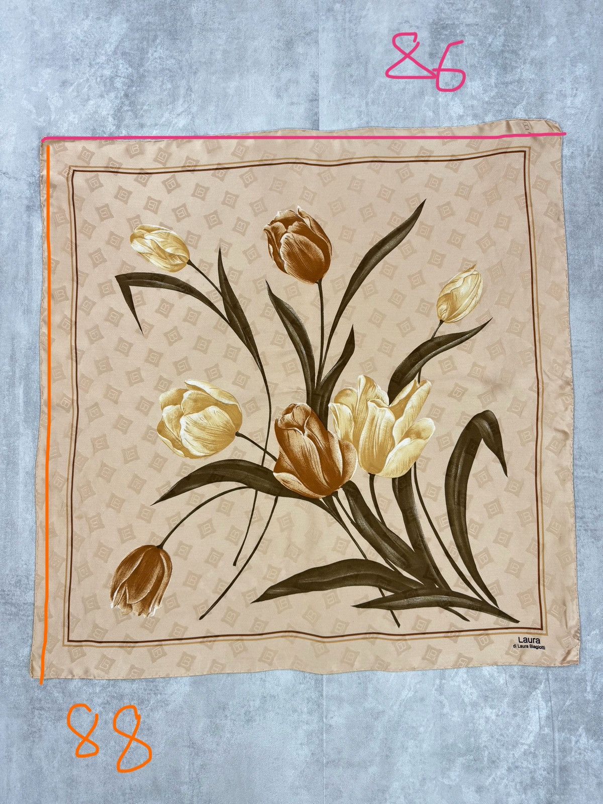 Other Vintage Laura di Laura Biagiotti Silk Scarf Floral 86x88 cm Size ONE SIZE - 9 Thumbnail