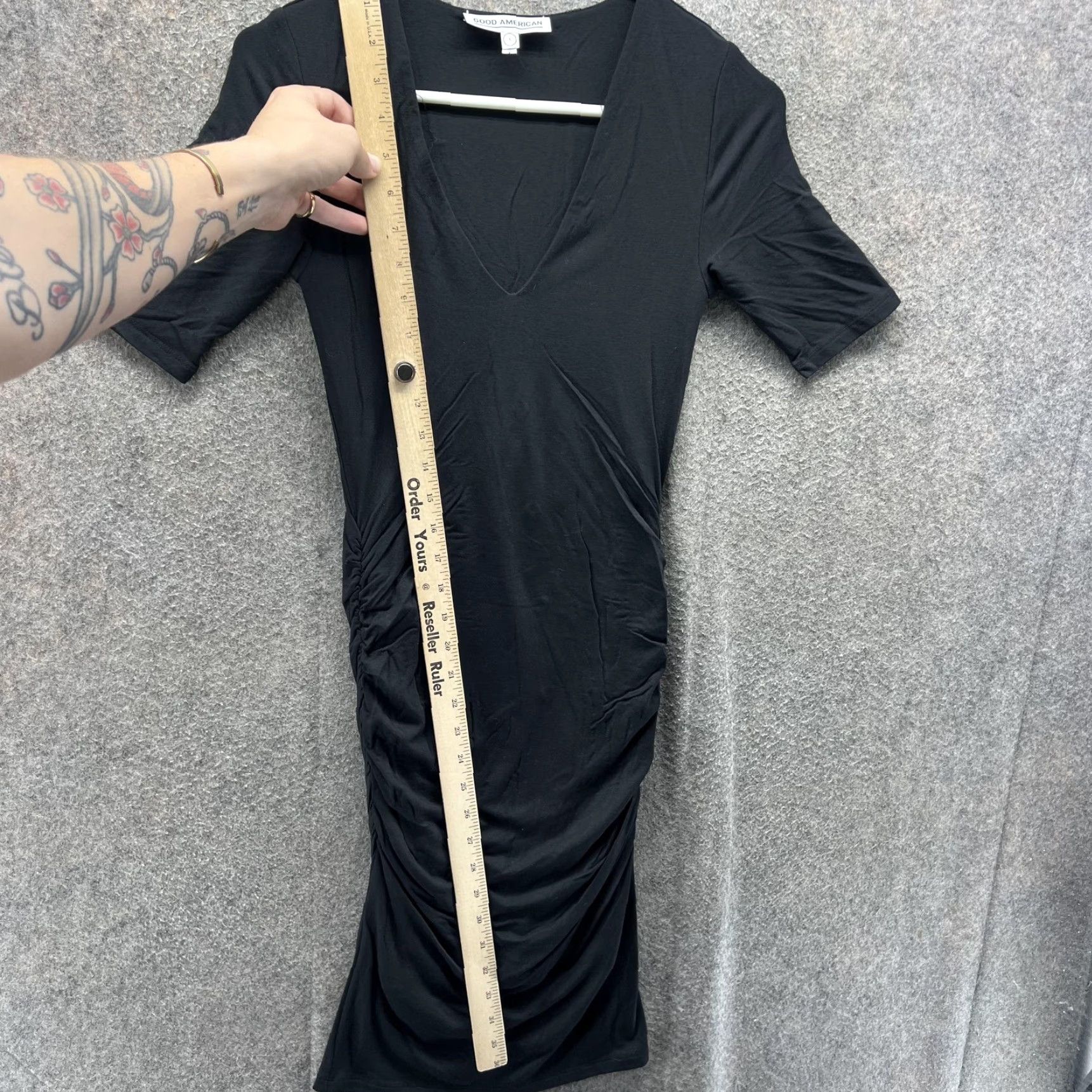 Good American Good American Dress Womens 1 Black Ruched V Neck Jersey Bodycon Knee Length Dress Size XS / US 0-2 / IT 36-38 - 6 Thumbnail