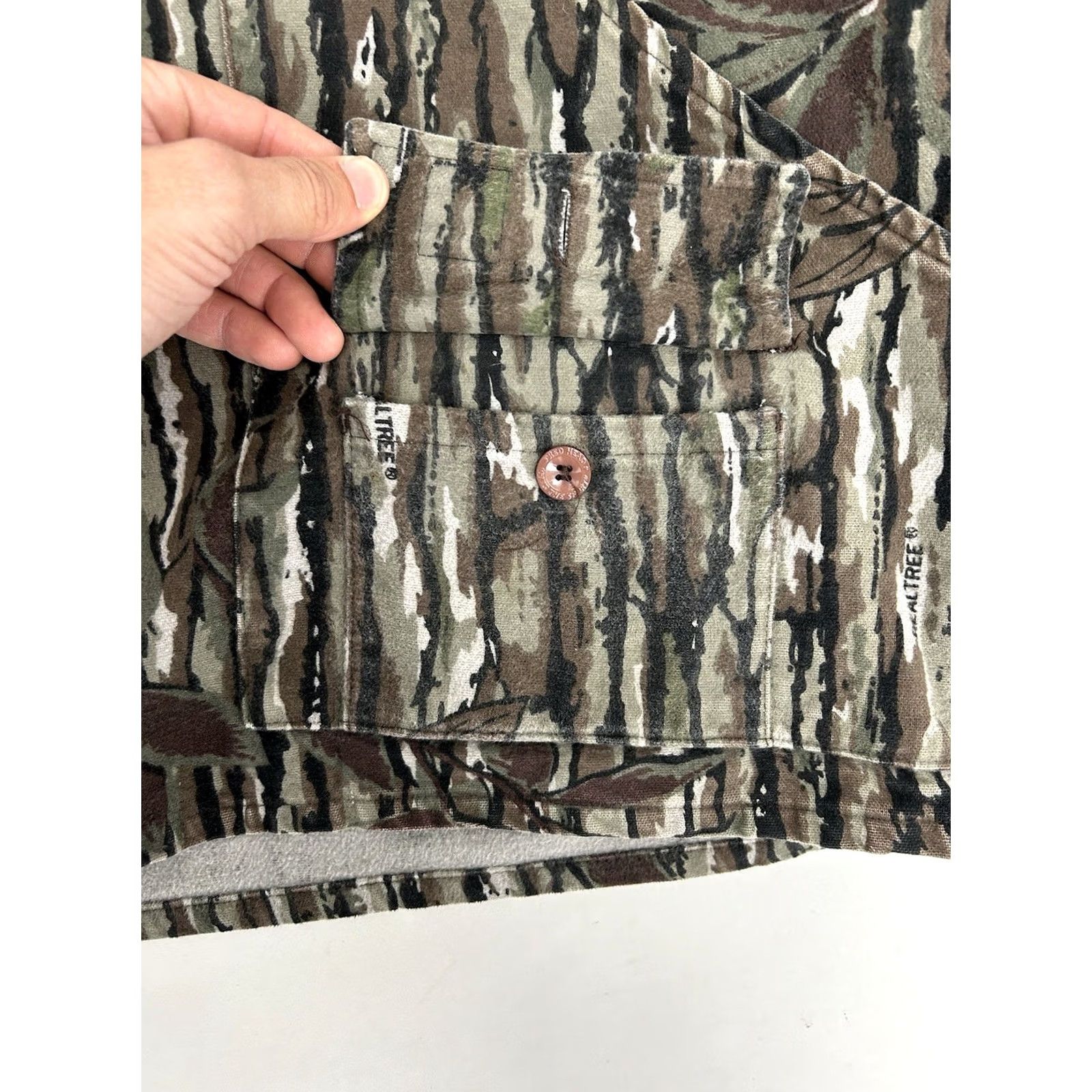 Realtree VINTAGE Realtree Camo Jacket Mens XL 90s Hunting Outdoor Red Head USA Treebark Zip Cotton Size US XL / EU 56 / 4 - 3 Thumbnail