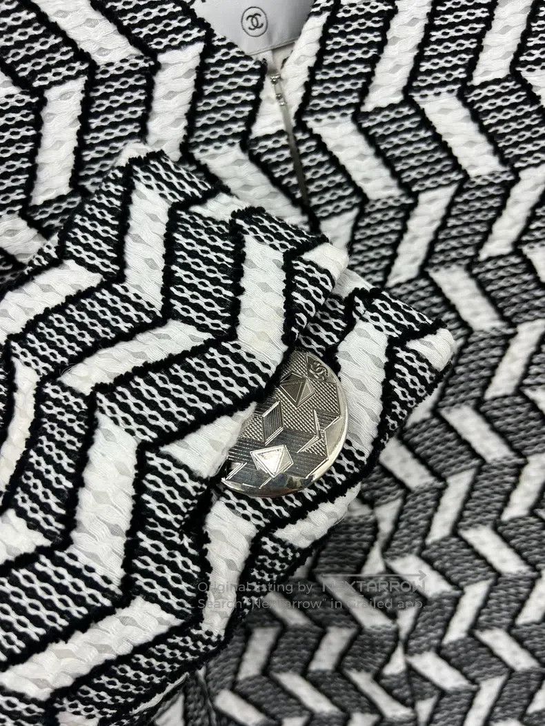 Chanel Chanel Black and white geometric printed jacket Size XS / US 0-2 / IT 36-38 - 4 Thumbnail