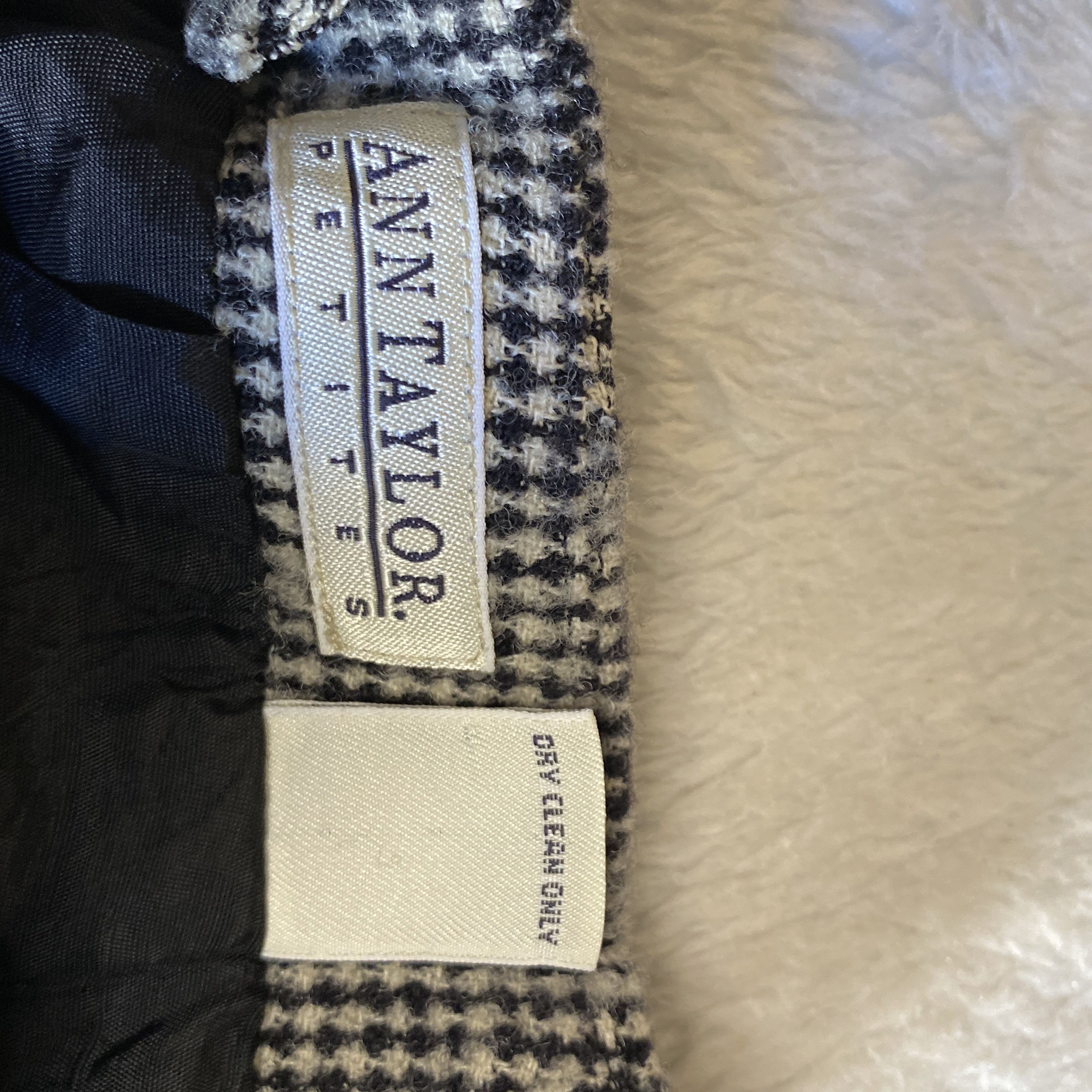 Ann Taylor Vintage Ann Taylor Petite Houndstooth Wool Pencil Skirt Size 26" / US 2 / IT 38 - 7 Thumbnail