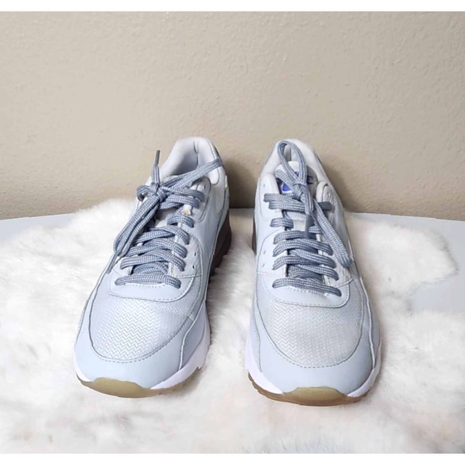Nike Nike Womens Air Max 90 Ultra Essential Sneaker Sz 7.5 Stealth Platinum White Blue 724981-008 Womens Shoes Size US 8 / IT 38 - 4 Thumbnail
