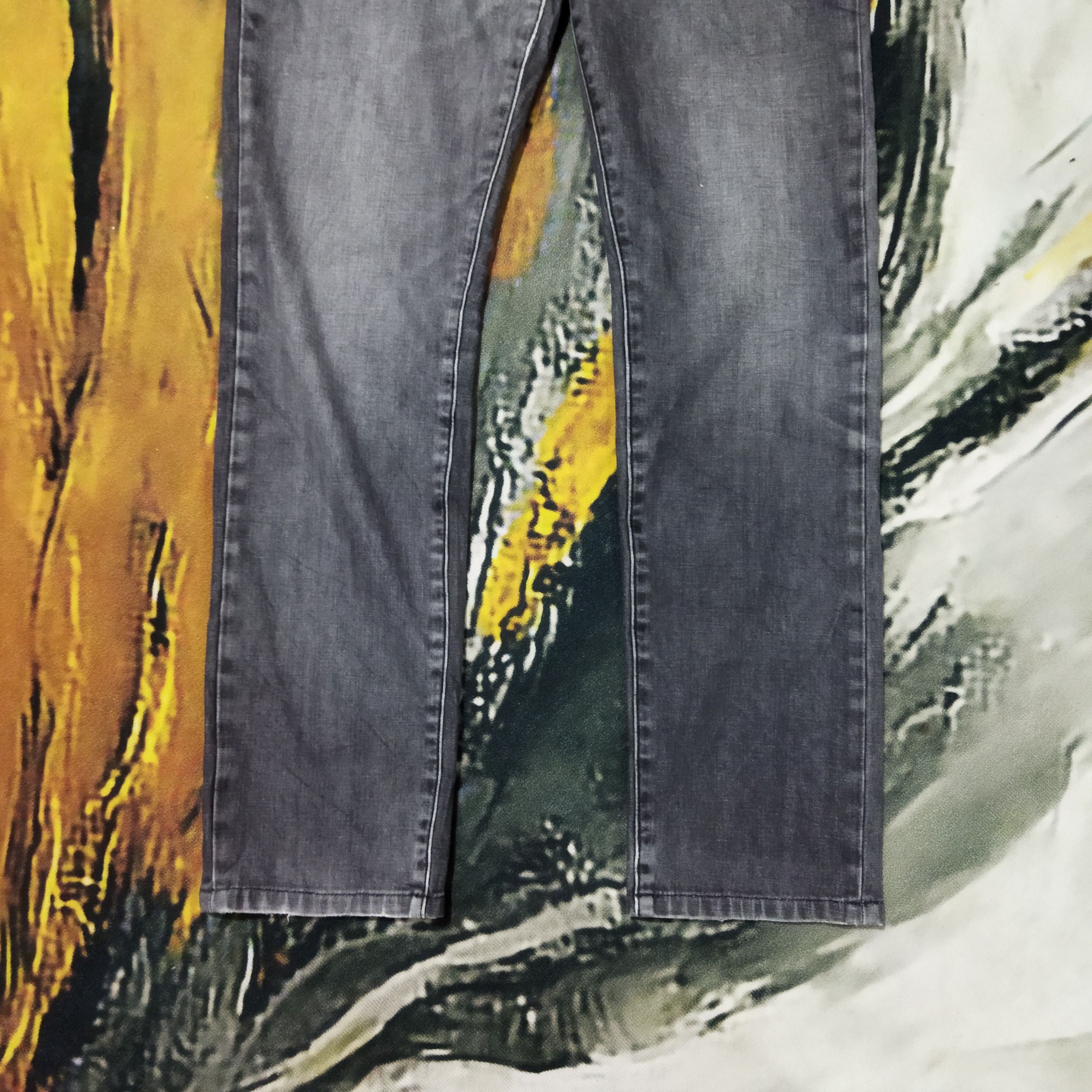 Japanese Brand × Uniqlo VINTAGE JAPANESE FADED BLACK JEANS PANTS Size US 33 - 3 Thumbnail