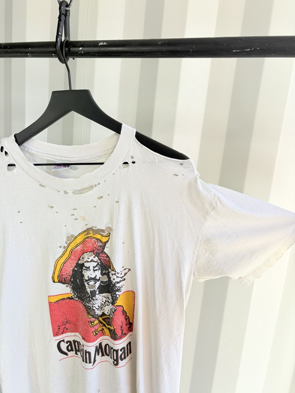 Vintage Thrashed Captain Morgan Faded Shirt Distressed ERD Grunge Size US L / EU 52-54 / 3 - 2 Thumbnail