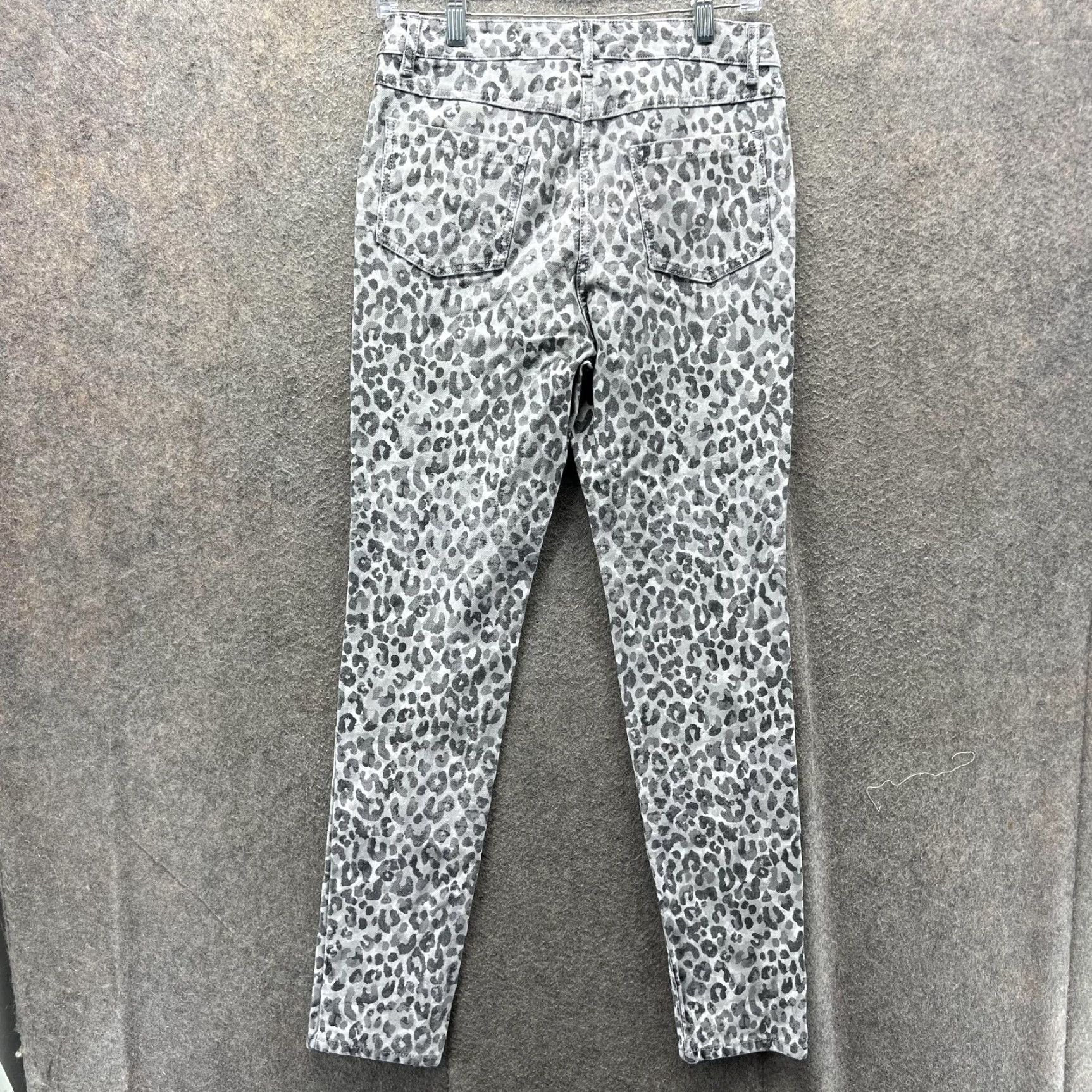 J.McLaughlin J. McLaughlin Jeans Womens 6 Gray Leopard Animal Print Skinny Ankle Denim Pants Denim Pants Slim Fit Pocket Zip Fly Button Closure Adult Womens Size 28" / US 6 / IT 42 - 2 Thumbnail