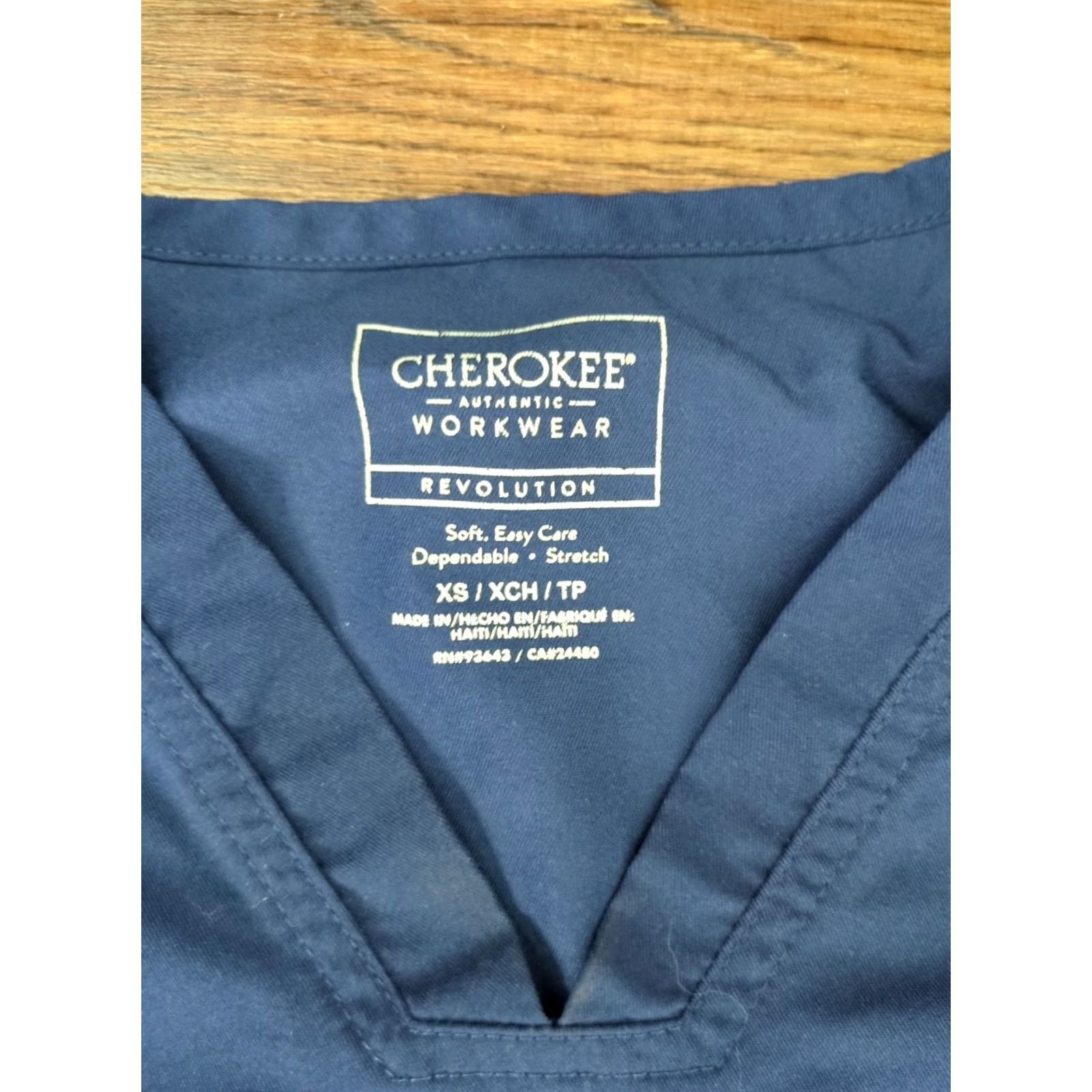 Cherokee Cherokee Scrub Top Revolution Womens XS Blue Pockets Nurse Size XS / US 0-2 / IT 36-38 - 4 Thumbnail