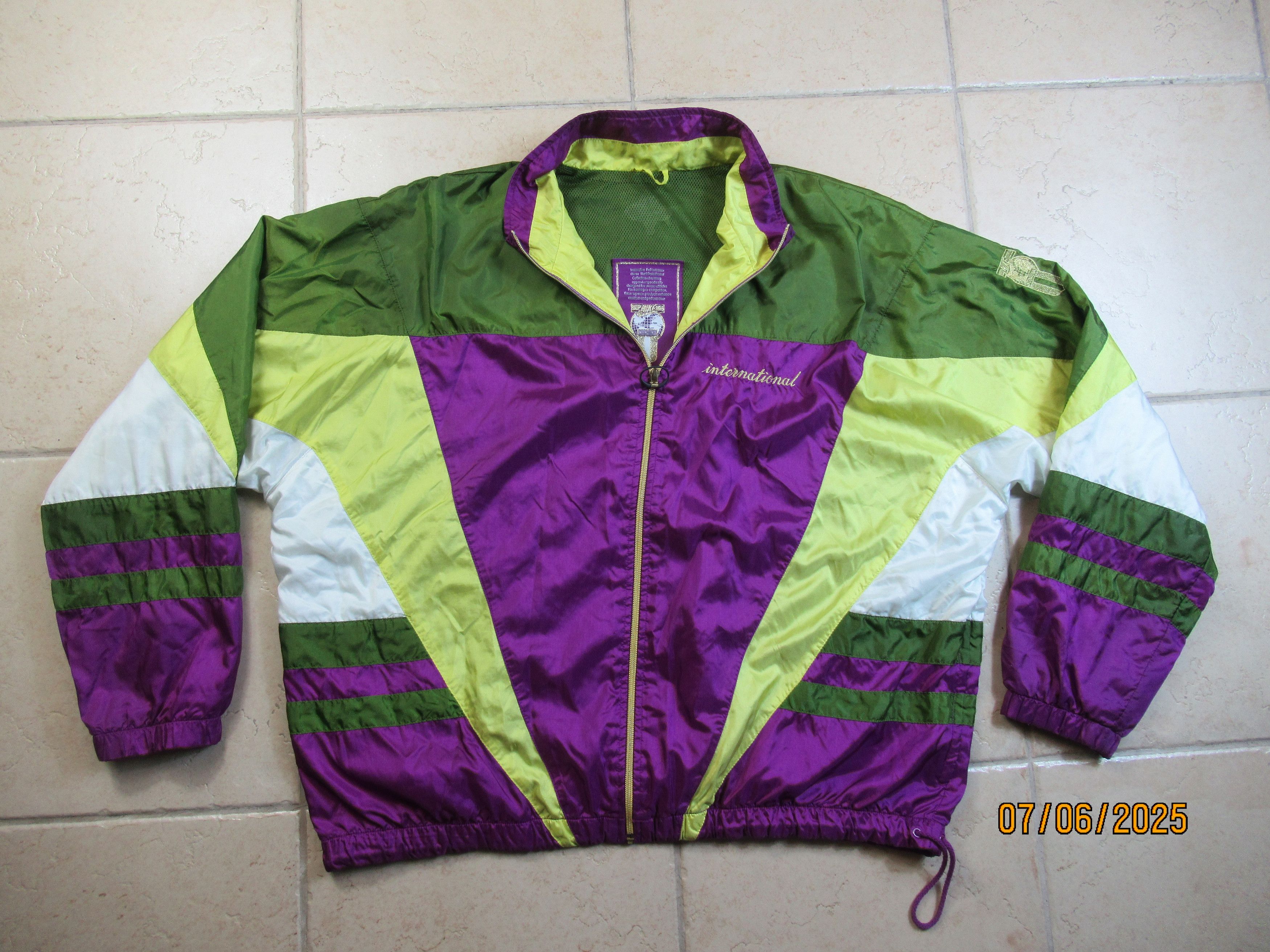 Nike Nike International green/violet/yellow jacket Size US XL / EU 56 / 4 - 1 Thumbnail
