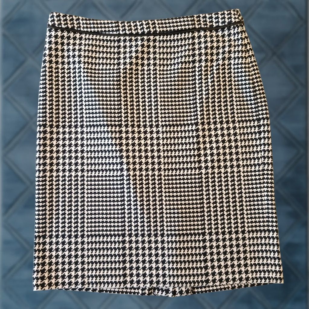 Talbots Talbots Skirt 12 Black Plaid Knee Length Pencil Slit Size 34" / US 12 / IT 48 - 1 Thumbnail
