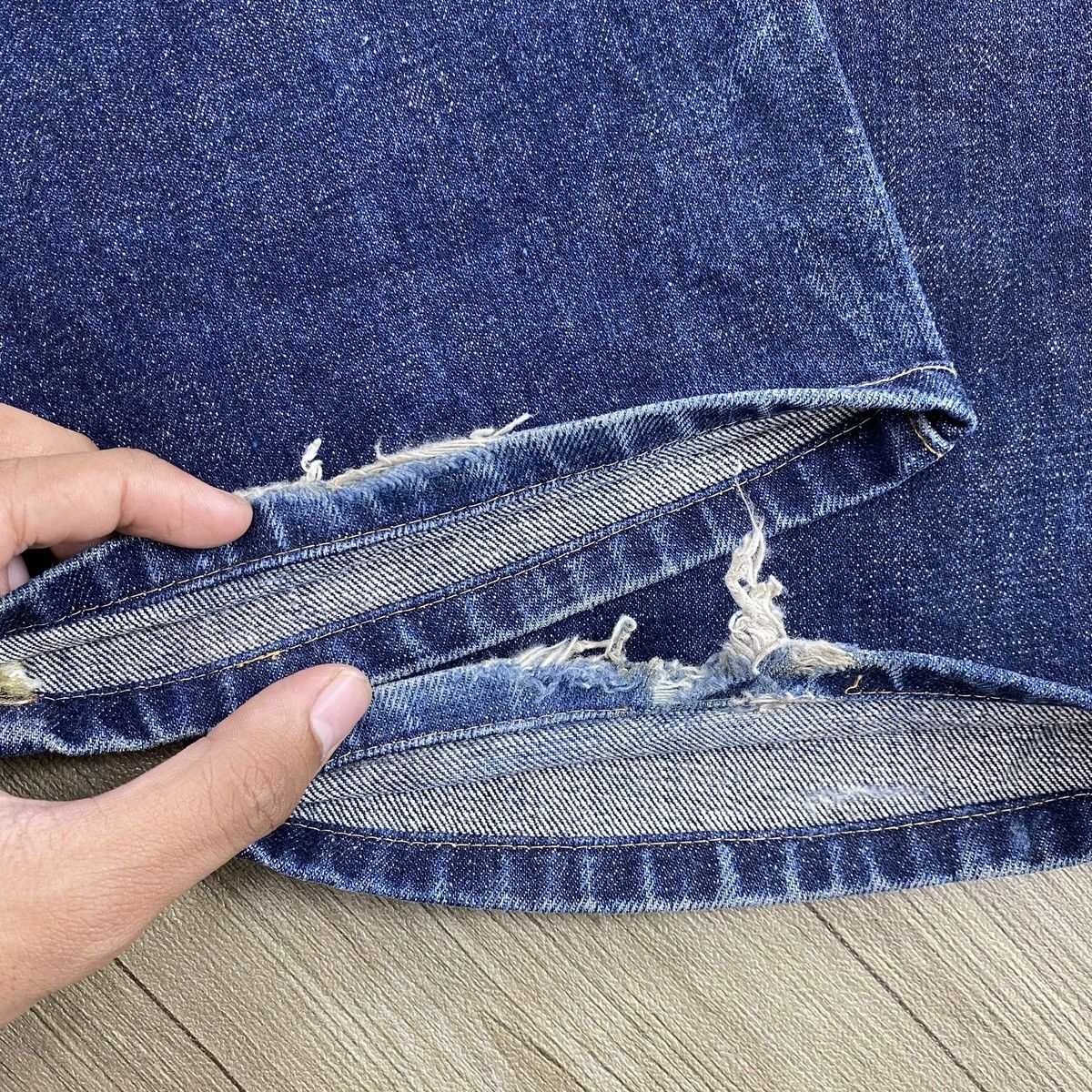 Levi's Vintage Clothing 1990s Vintage Levis 517 Bell Button Bootcut Flared Jeans Size US 31 - 13 Thumbnail