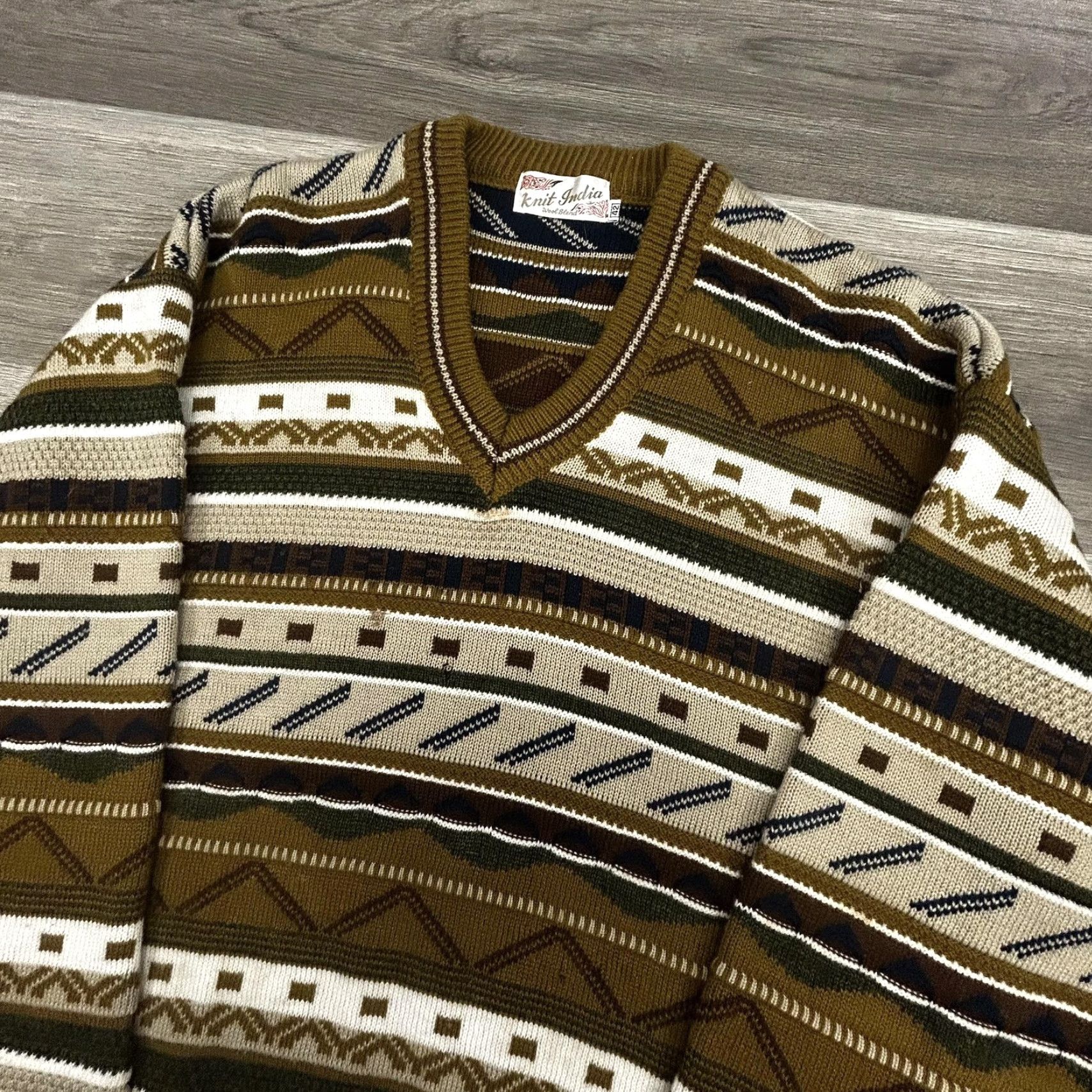 Coogi VINTAGE Knit India Mens XL Brown Striped Wool V-Neck Sweater 90s Hip Hop Retro Pullover Long Sleeve Wool Blend Geometric Pattern Category: Sweater Size US XL / EU 56 / 4 - 7 Thumbnail