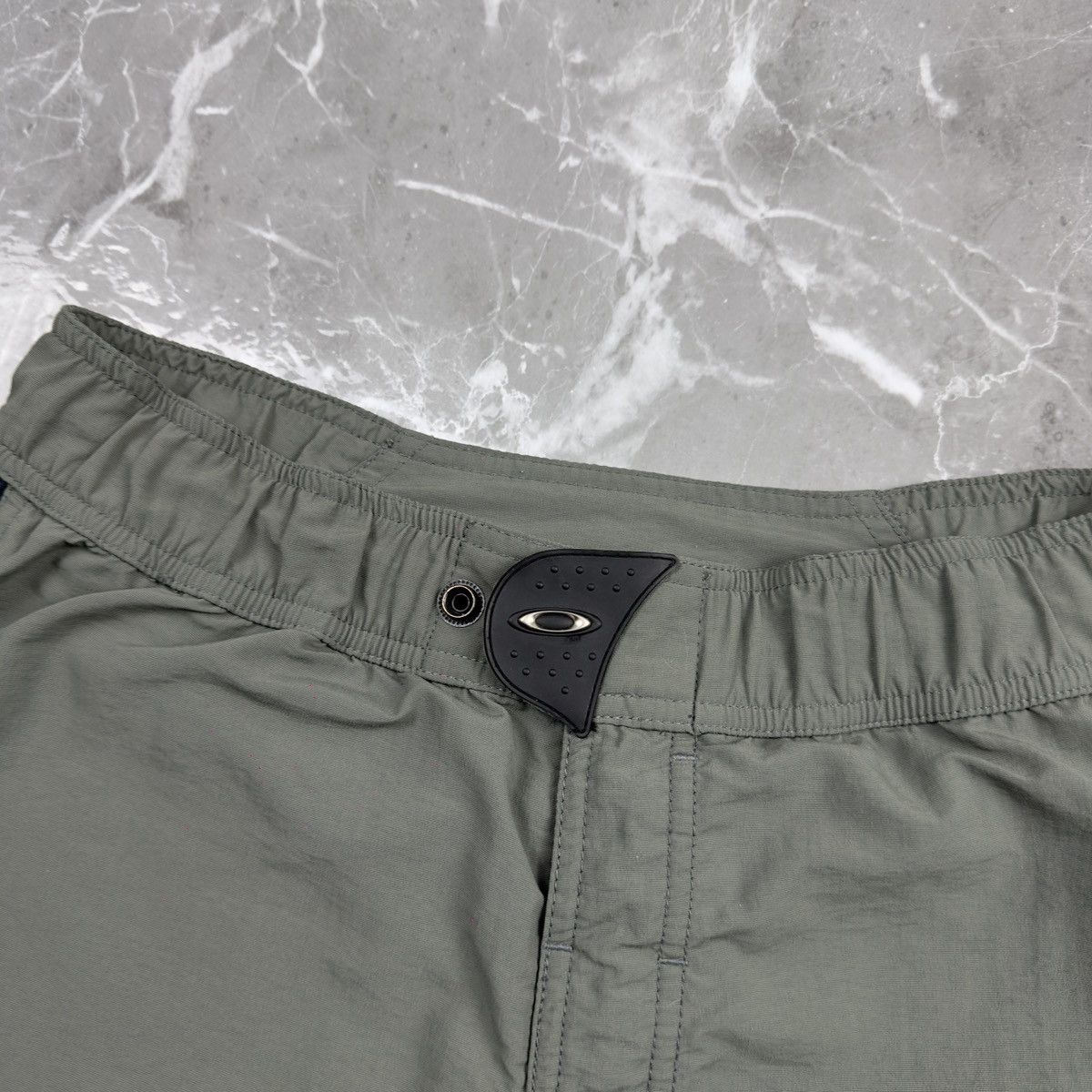 Oakley Archive☠️ Vintage Oakley Monogram Red Tab Shorts Size US 32 / EU 48 - 8 Thumbnail