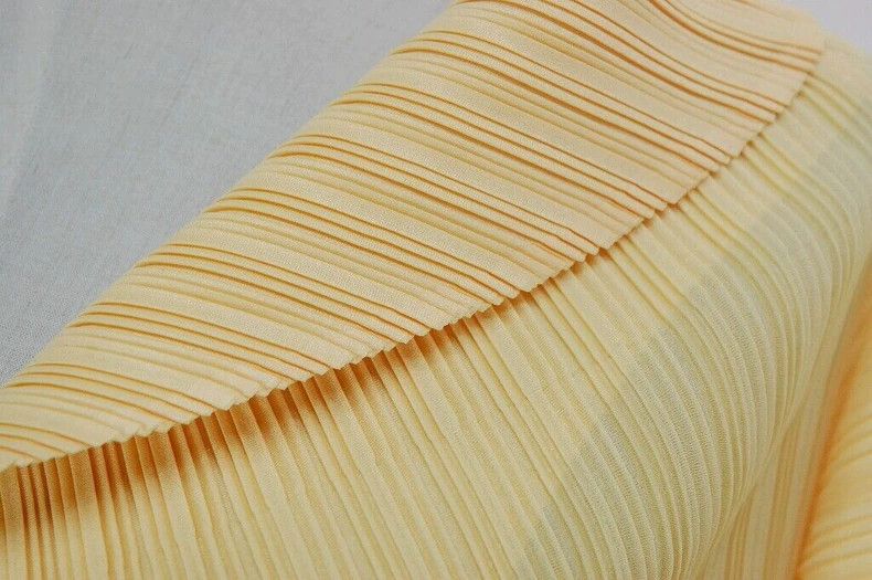 Issey Miyake issey miyake size:one size A light yellow mid-sleeved card Size XXS / US 00 / IT 34 - 4 Thumbnail