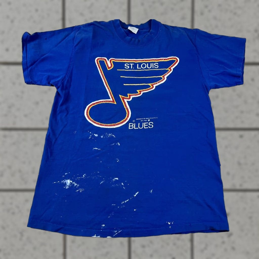 NHL VINTAGE 1990s Distressed Bike NHL St. Louis Blues Hockey Big Logo T-Shirt XL Mens Blue Size US XL / EU 56 / 4 - 1 Thumbnail