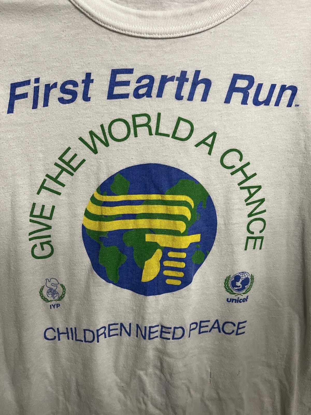 Designer VTG First Earth Run T-shirt Children Need Peace Tee 1986 Size US S / EU 44-46 / 1 - 3 Thumbnail