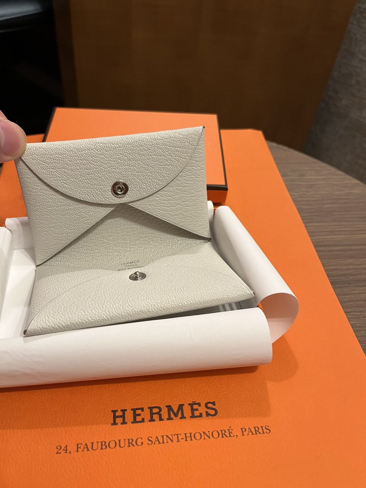 Hermes Super Rare Chèvre Mysore Hermes Calvi Wallet Mushroom Size ONE SIZE - 9 Thumbnail