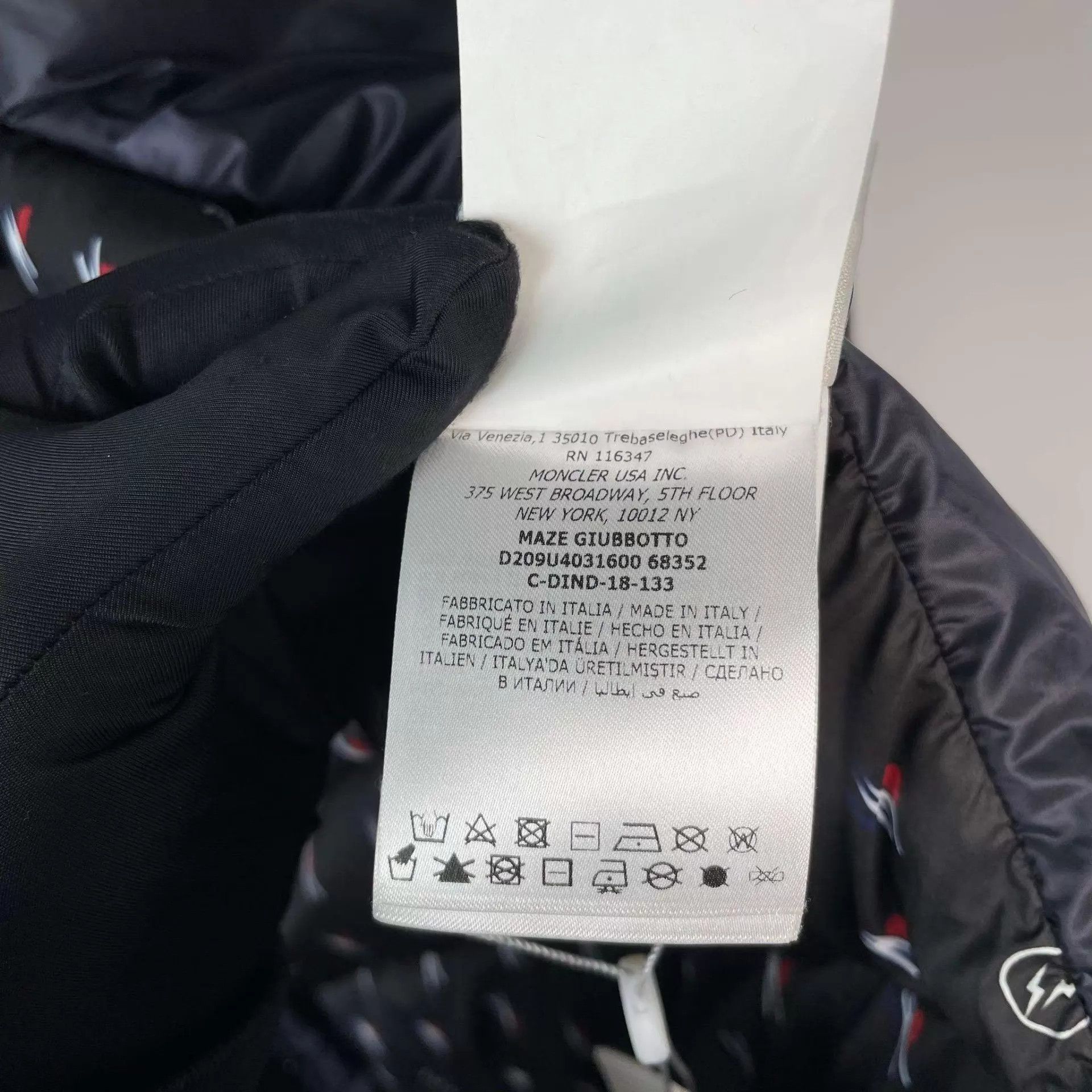 Moncler Moncler light down jacket 95 new size 3 black 18 Size US L / EU 52-54 / 3 - 5 Thumbnail