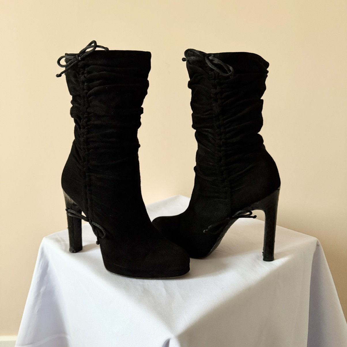 Gucci Gucci Tom Ford Era Suede Slouch Black Bows Boots Heels Size US 5 / IT 35 - 1 Thumbnail