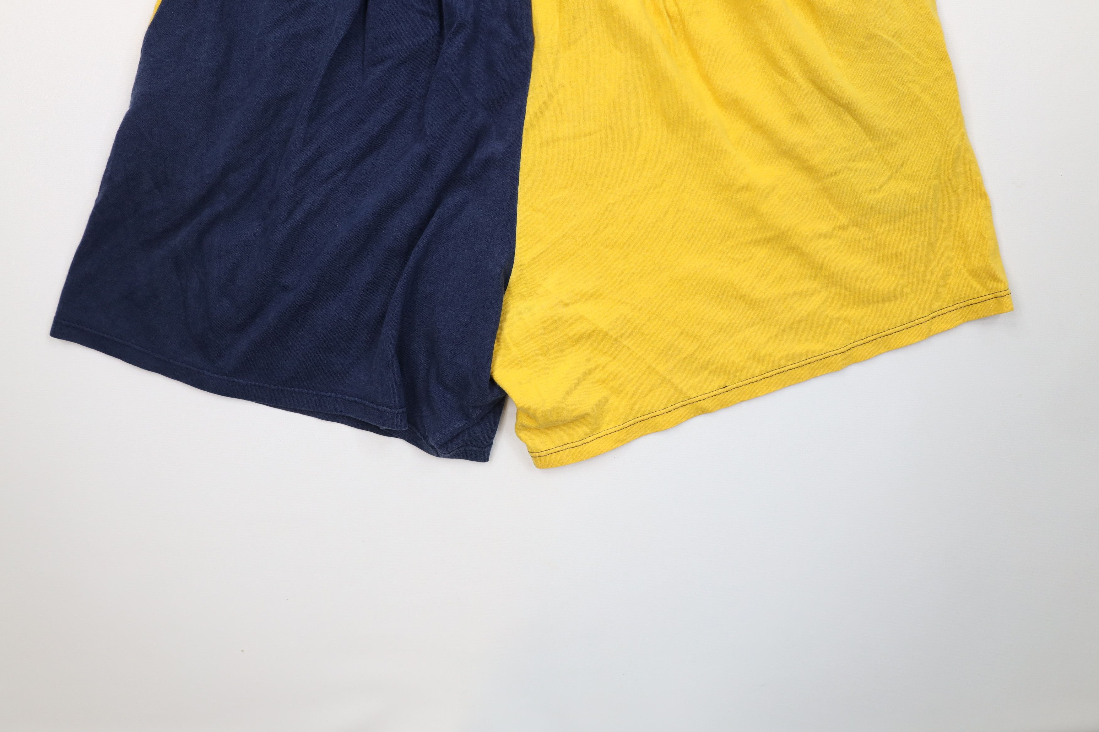 Vintage Vintage 90s University of Michigan Above Knee Shorts USA Size US 34 / EU 50 - 14 Thumbnail