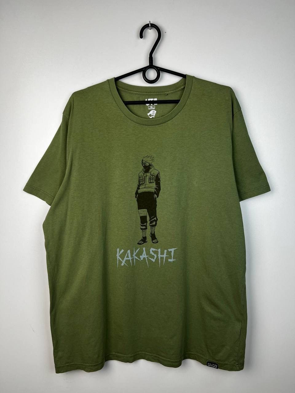 Uniqlo Kakashi Uniqlo anime t-shirts size XL Size US XL / EU 56 / 4 - 1 Thumbnail