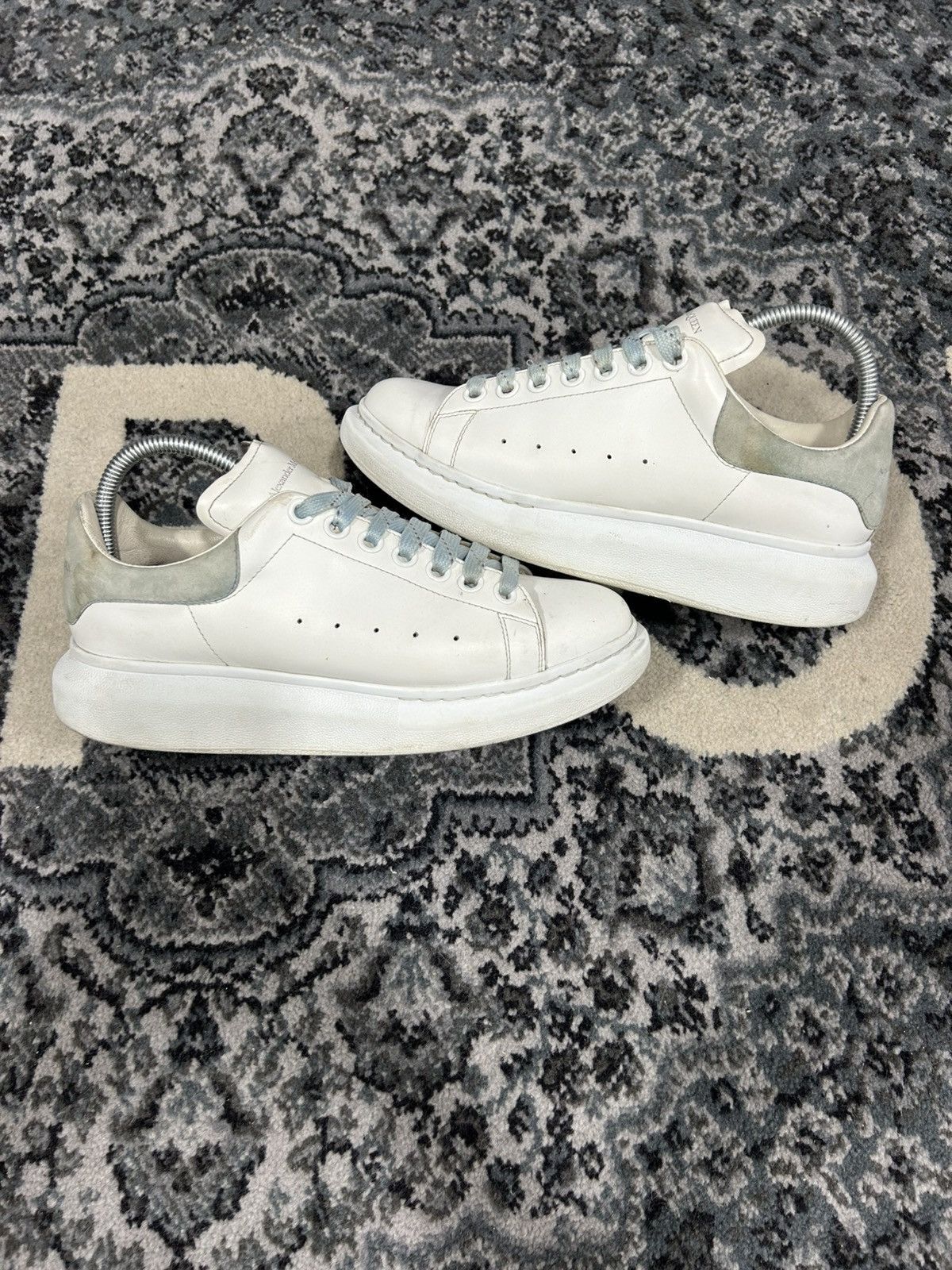 Alexander McQueens Size 7US/40EU