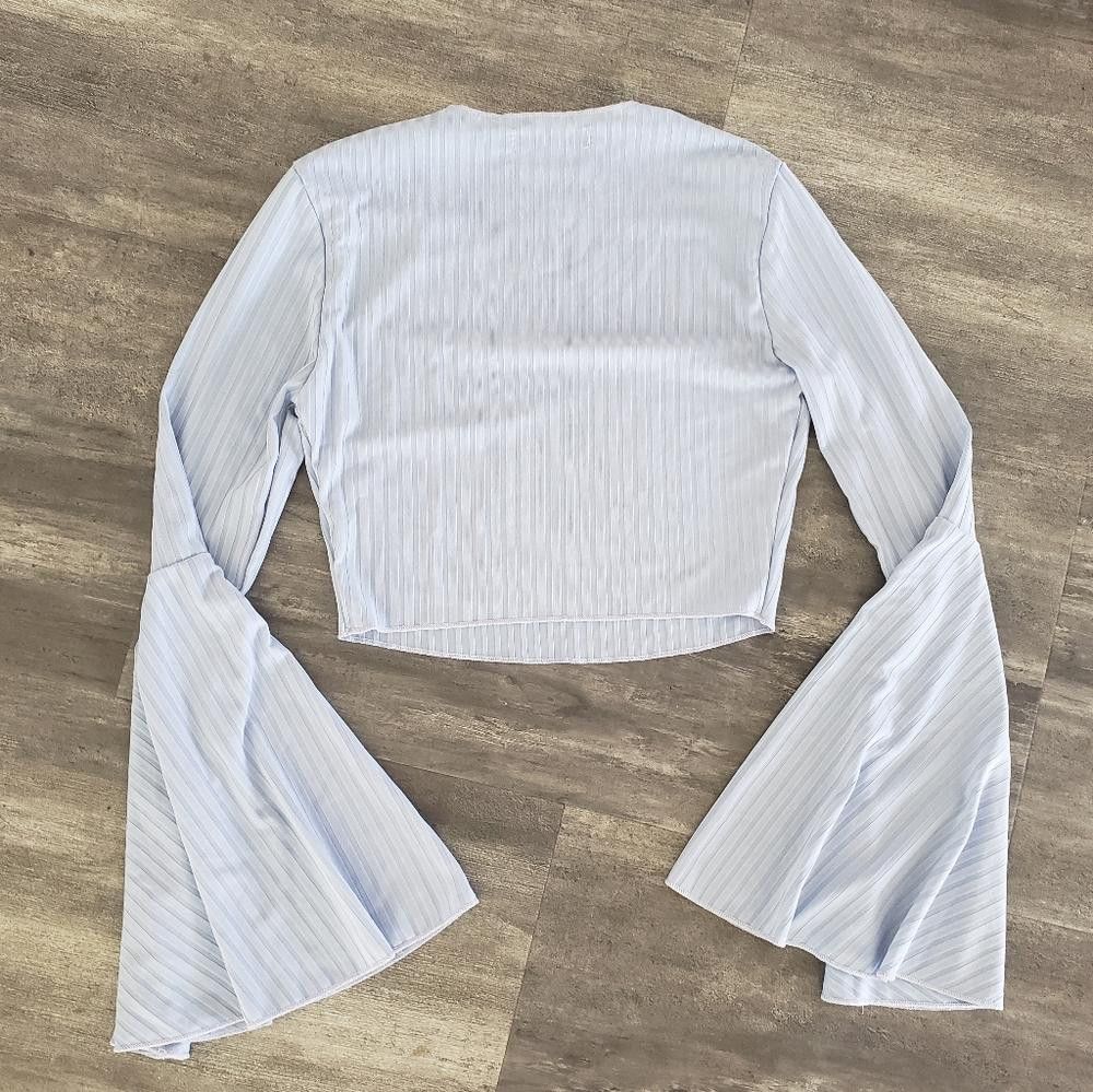 Shein Light Blue Cropped SHEIN Flared Long Sleeve Size S / US 4 / IT 40 - 2 Thumbnail