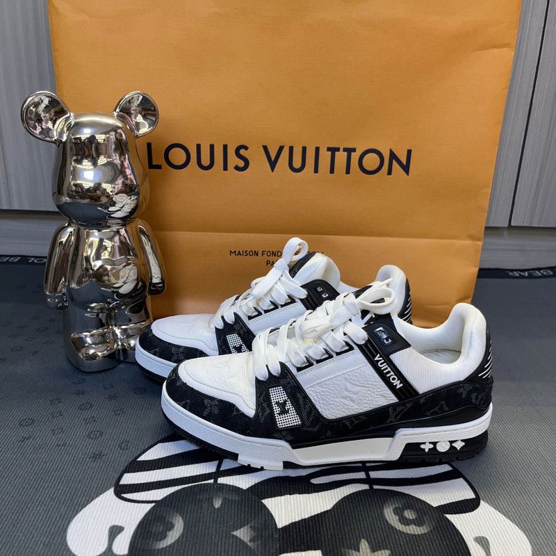Louis Vuitton Louis Vuitton Classic Low-Top Trainer Sneakers 0089 Size US 9 / EU 42 - 1 Thumbnail