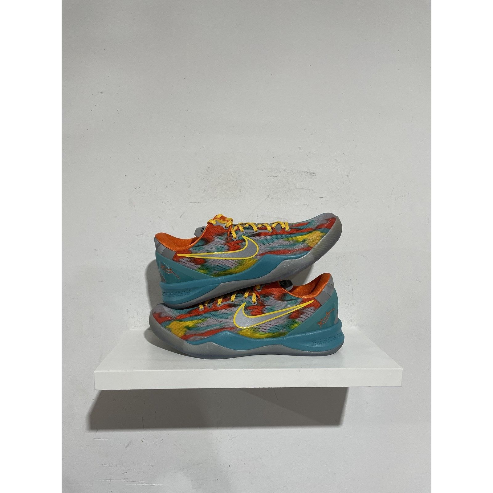 Nike NIKE KOBE 8 PROTRO VENICE BEACH SIZE 9.5 NEW Size US 9.5 / EU 42-43 - 1 Thumbnail