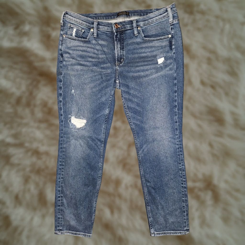 Silver Jeans Co. Silver Jeans Co. Not Your Boyfriend's Jeans Women's 33/27 Mid Rise Distressed Jeans) Size 24" / US 00 / IT 34 - 1 Thumbnail
