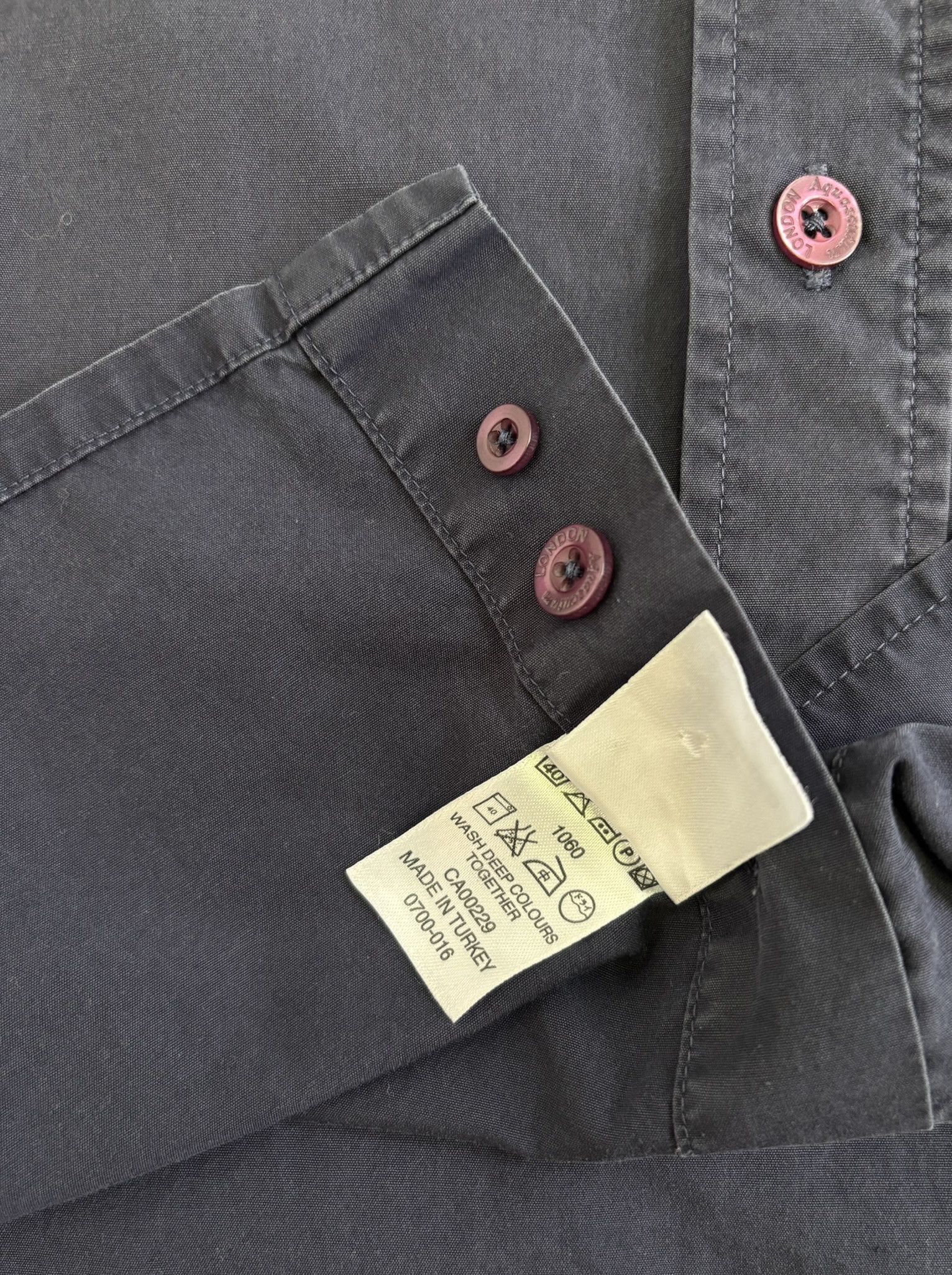 Aquascutum Aquascutum navy short shirt large Size US L / EU 52-54 / 3 - 15 Thumbnail
