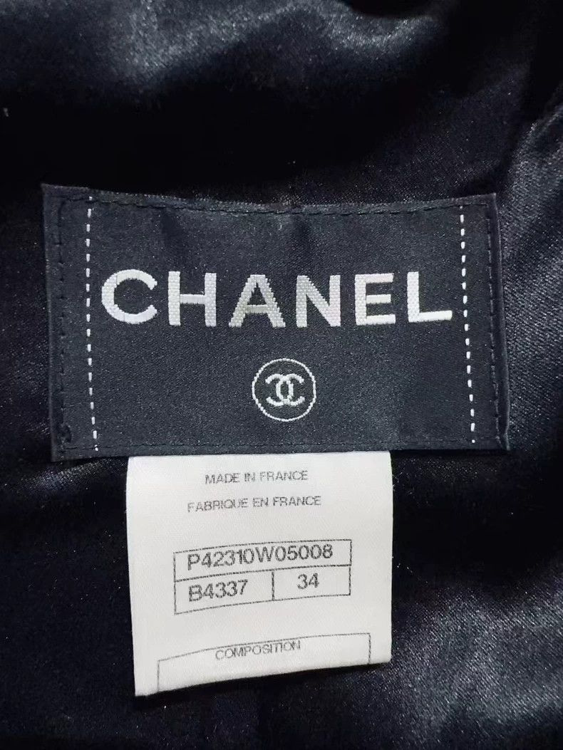Chanel Chanel Earth Series Ox Horn Button Coat 2503-Nextarrow Size XXS / US 00 / IT 34 - 3 Thumbnail