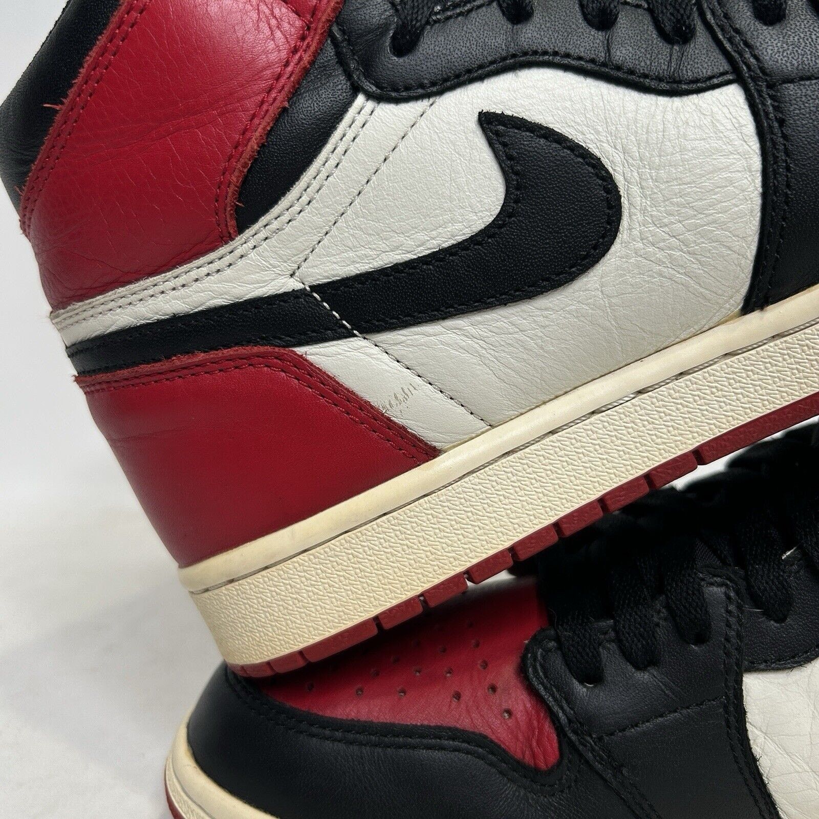 Jordan Brand Nike Shoes Air Jordan 1 Retro OG High “Bred Toe/Chicago” Size US 9.5 / EU 42-43 - 10 Thumbnail