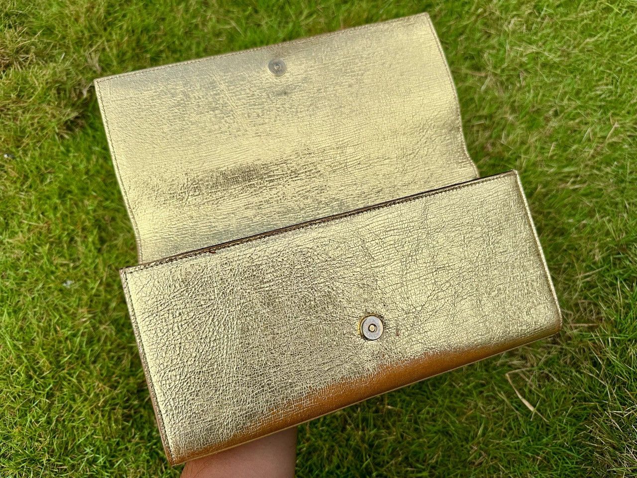 Yves Saint Laurent Authentic YSL Cassandre Metallic Gold Leather Clutch Size ONE SIZE - 6 Thumbnail