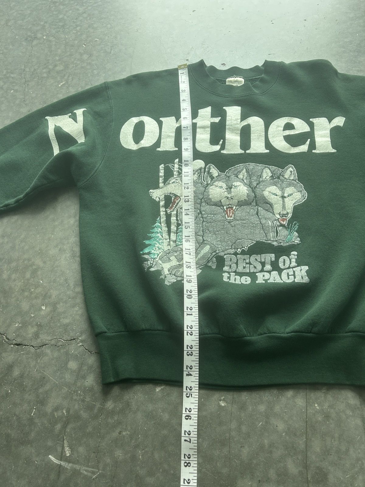 Fruit Of The Loom × Vintage Vintage 90s Northern Wolf Sweatshirt Size US L / EU 52-54 / 3 - 7 Thumbnail