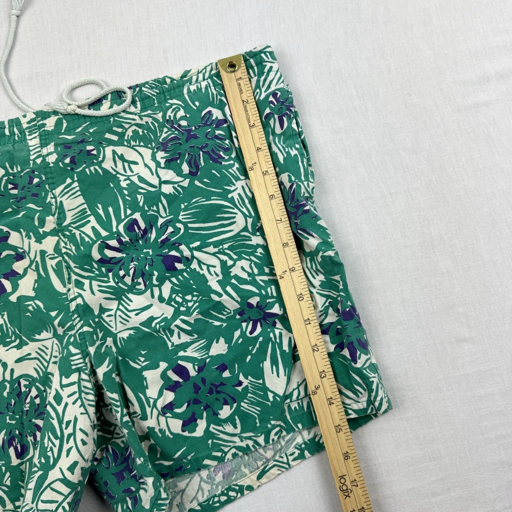 Vintage VINTAGE High Tide Swimwear Men’s Swim Trunks Adult Large Green Floral Beach Shorts 90s Size US 33 - 7 Thumbnail