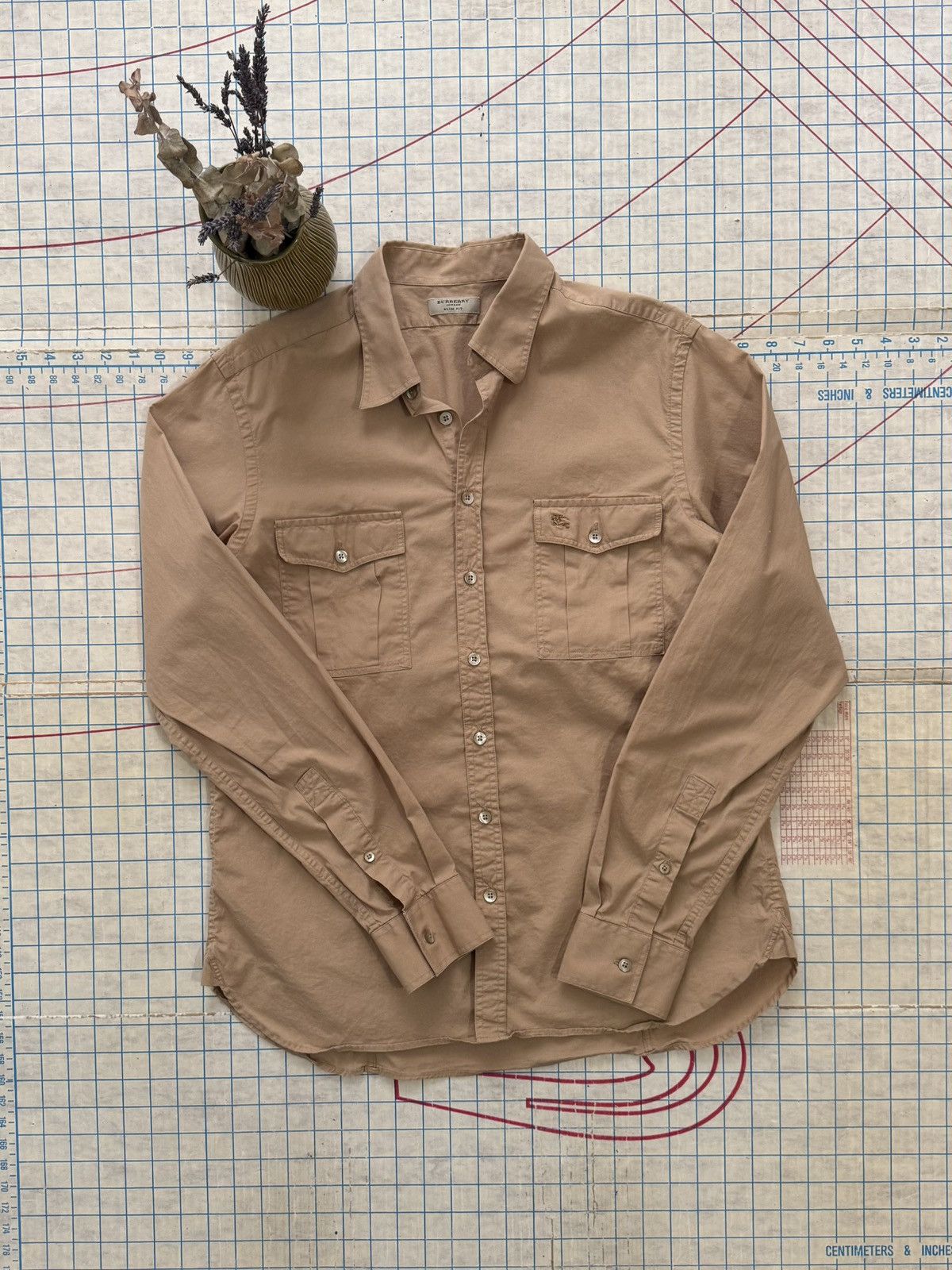 Burberry Burberry Two Pocket Light Tan Button Up Shirt Size LargeSlim Size US L / EU 52-54 / 3 - 7 Thumbnail