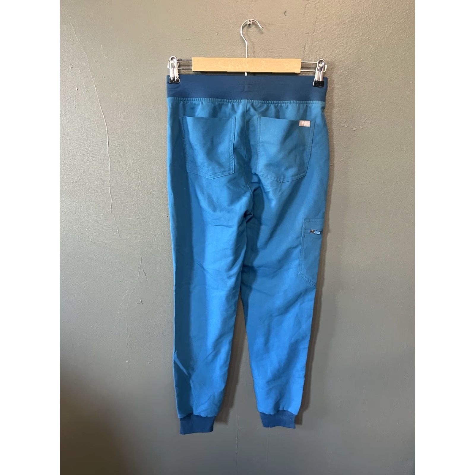Vintage FIGS Blue Scrub Jogger Pants Womens 2XS - Inseam 27 inches - Polyester Medical Scrub Pants Size 24" / US 00 / IT 34 - 2 Thumbnail
