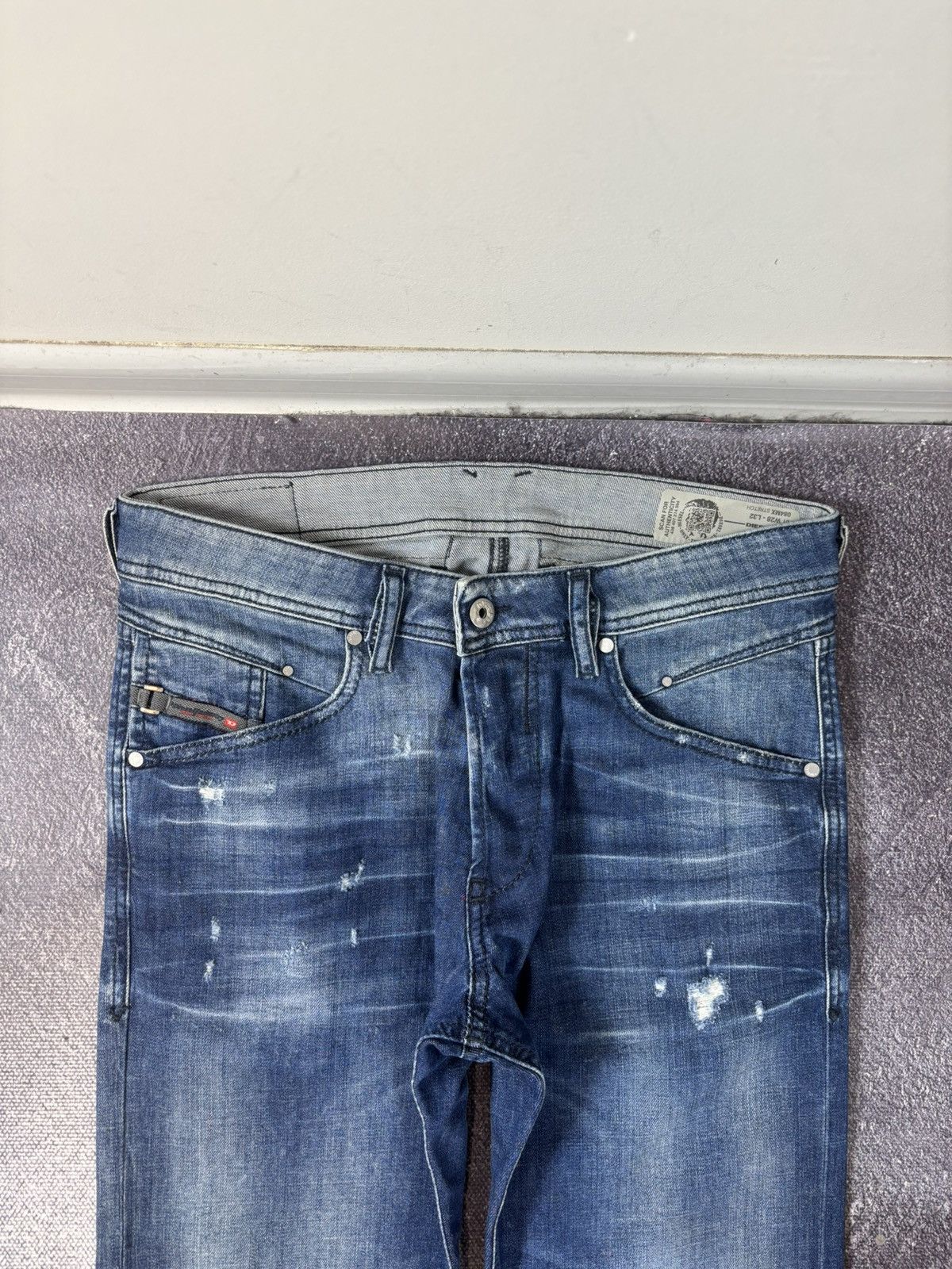 Diesel Diesel Belther NWT Men’s Regular Slim Tapered Denim Jeans Size US 28 / EU 44 - 5 Thumbnail