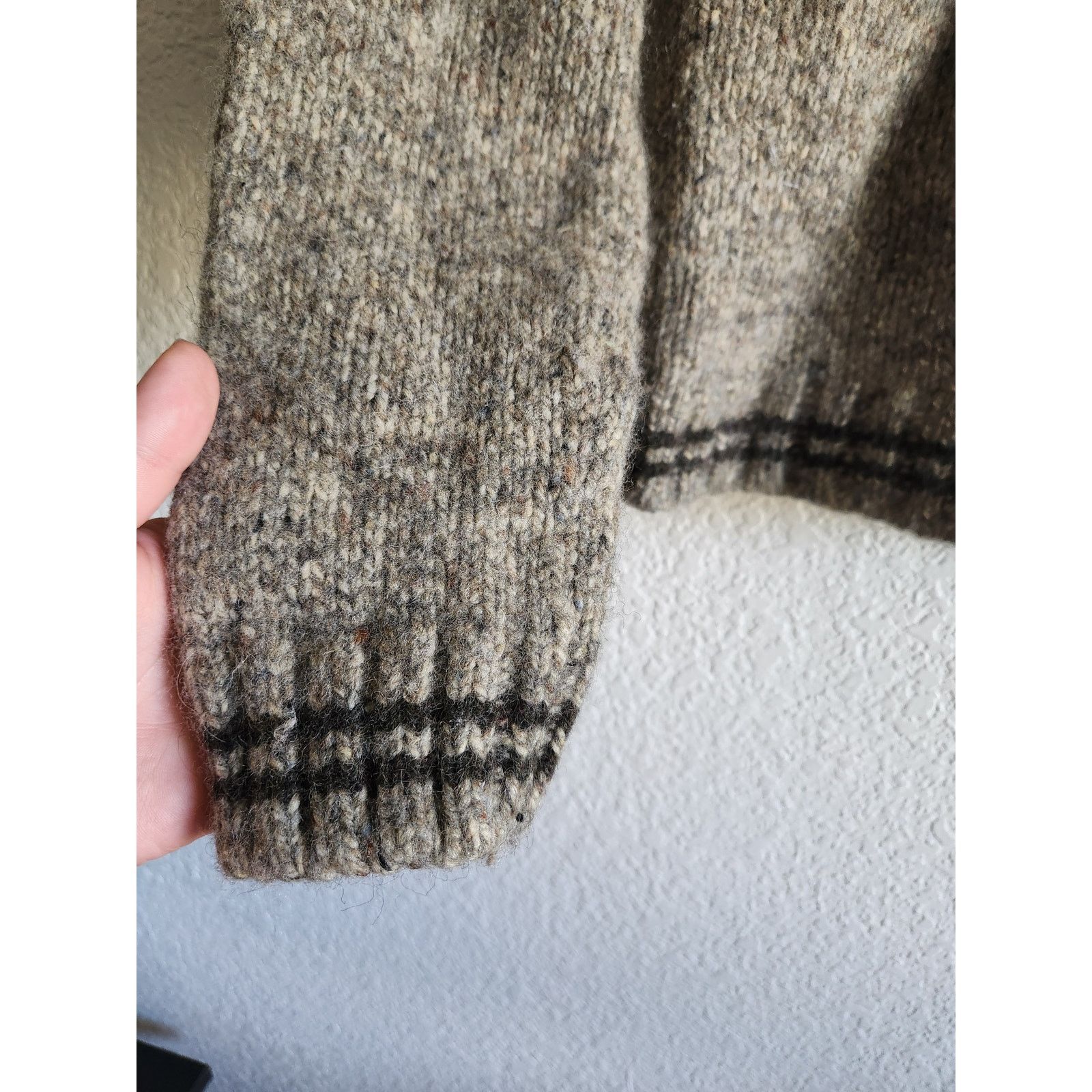 Abercrombie & Fitch Vtg Abercrombie & Fitch V-Neck Women's Wool Sweater-Sm Size S / US 4 / IT 40 - 3 Thumbnail