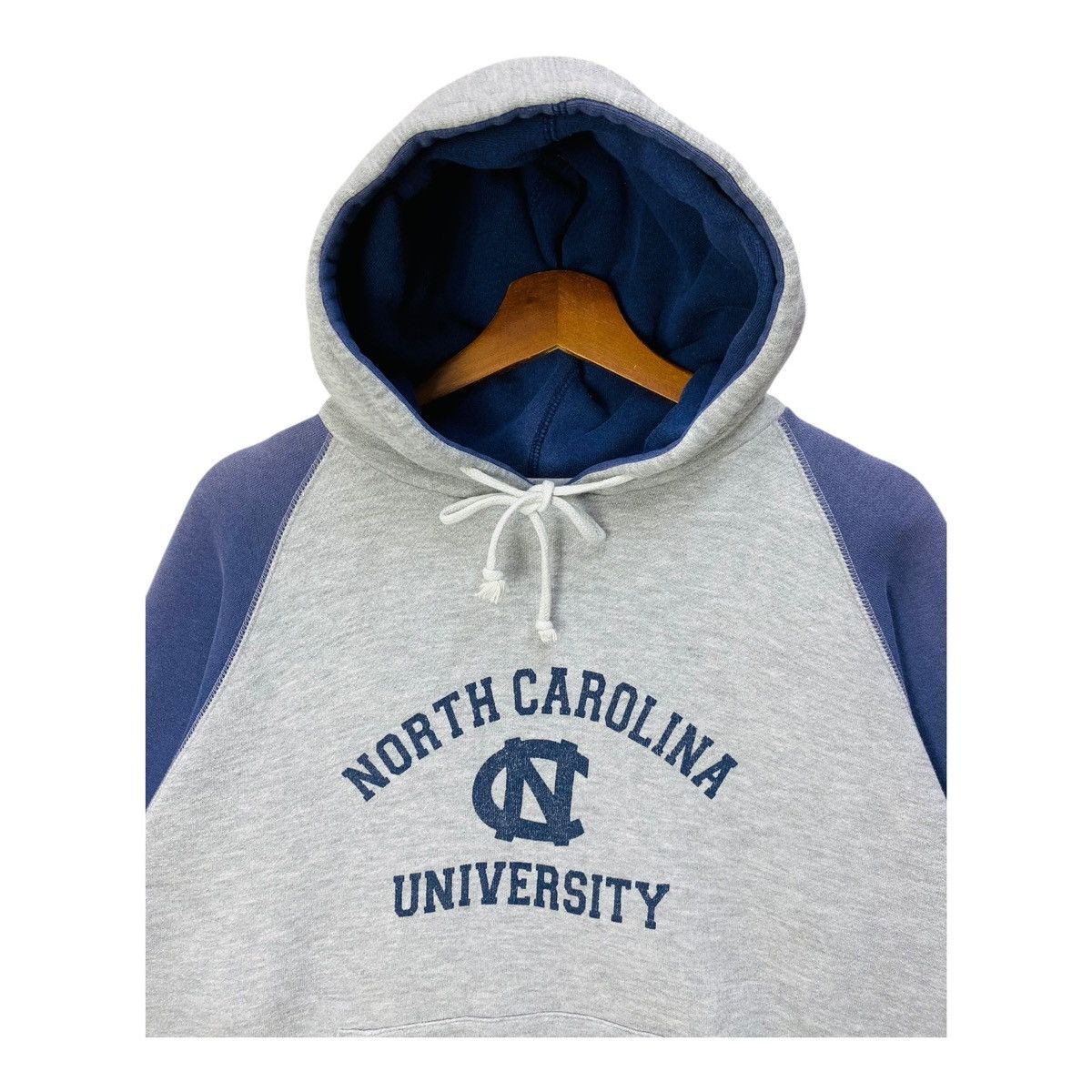 Other Vintage North Carolina University Hoodie Spellout Size M Size US M / EU 48-50 / 2 - 2 Thumbnail
