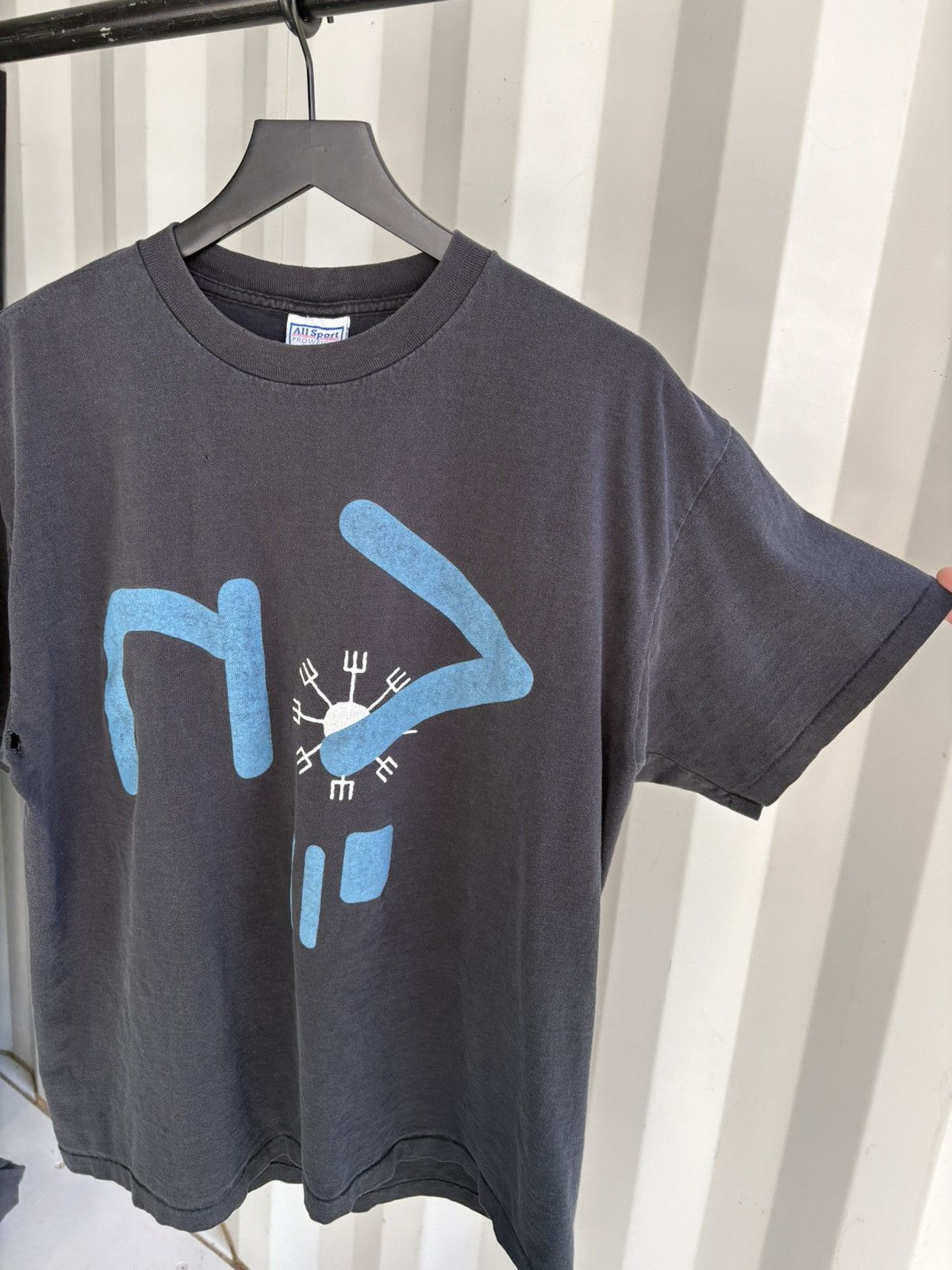 Band Tees Vintage 90s Nine Inch Nails Shirt Thrashed Faded GRUNGE Size US XL / EU 56 / 4 - 2 Thumbnail
